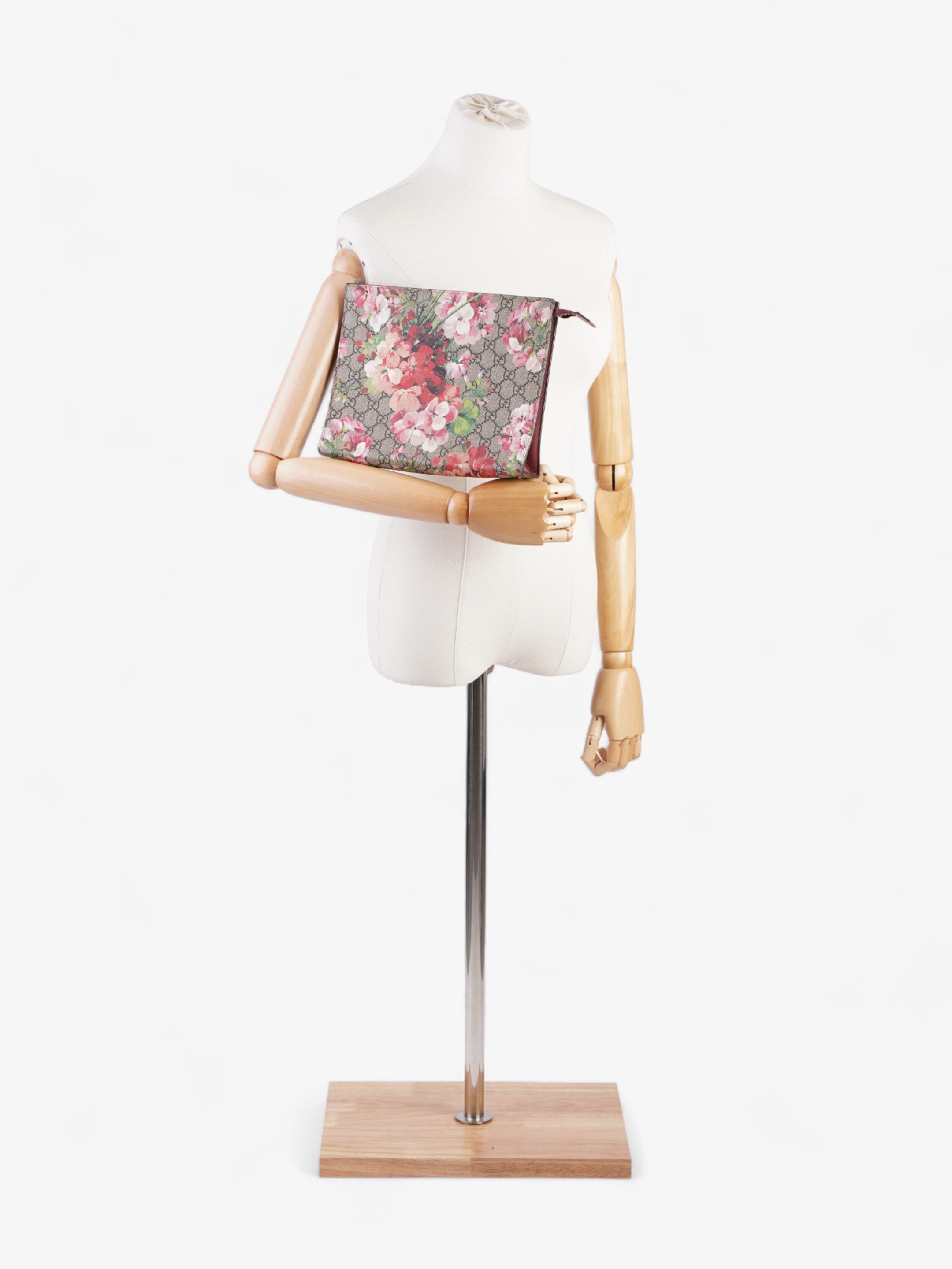 Gucci Blooms Large Pouch GG Supreme  / Antique Rose Coated Canvas
