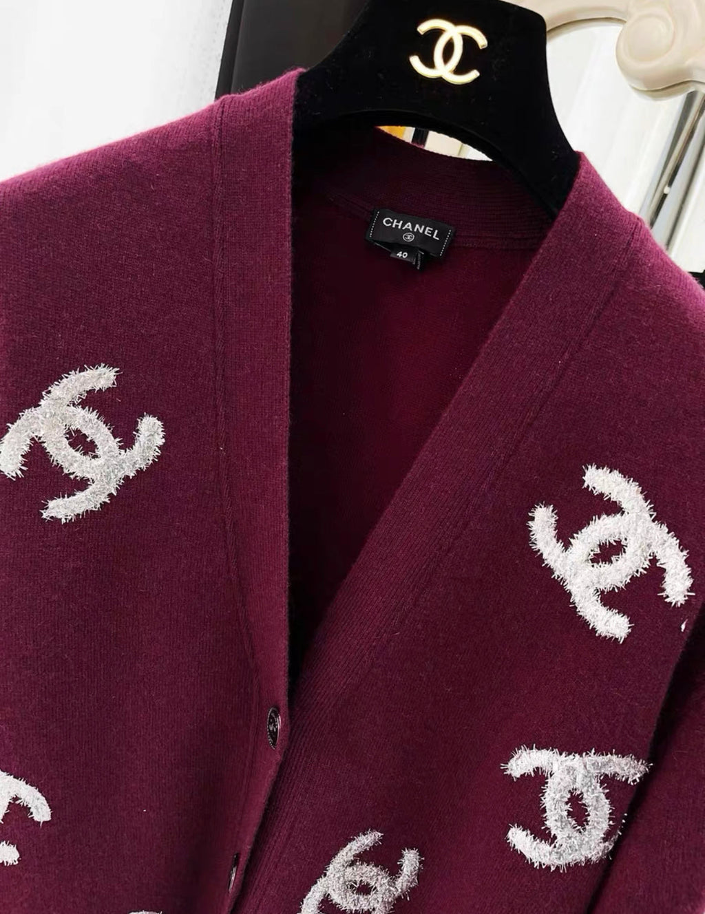 CHANEL 22A Bordeaux Cashmere igan Size 40