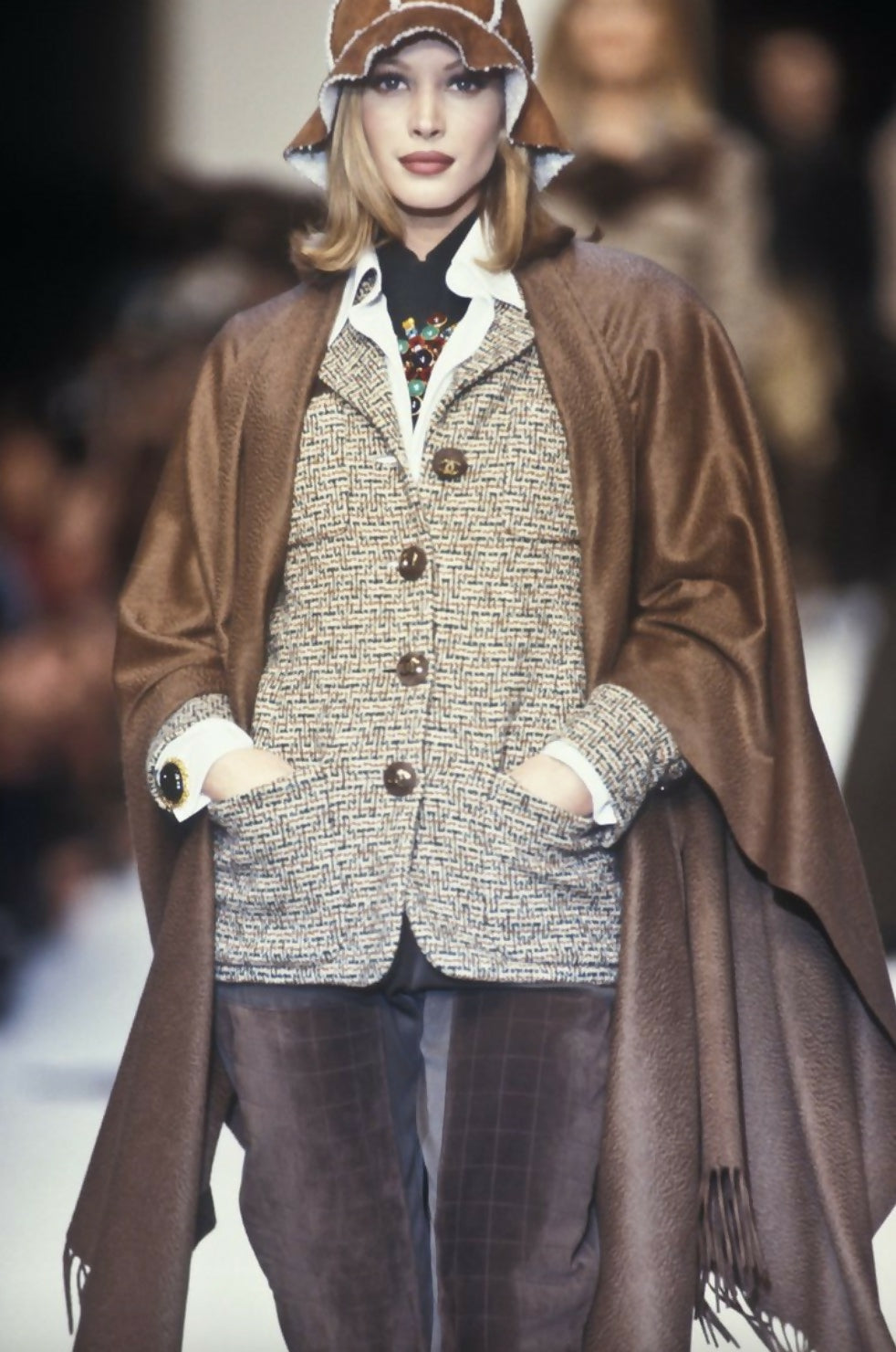 Chanel Vintage F/W 1992 English Tweed Suede Brown CC Gold Runway Jacket