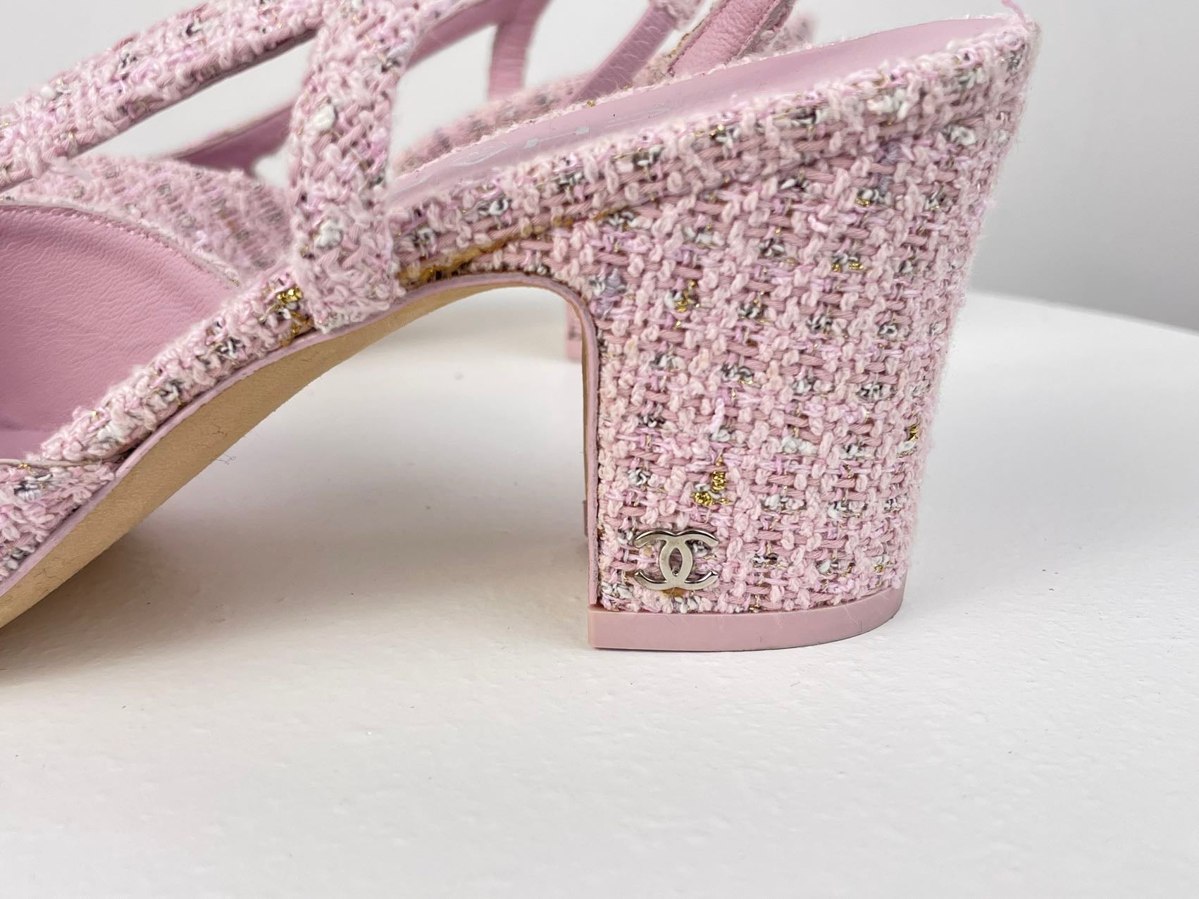 Chanel Pink Tweed M Slingback Pumps with CC Logo 39