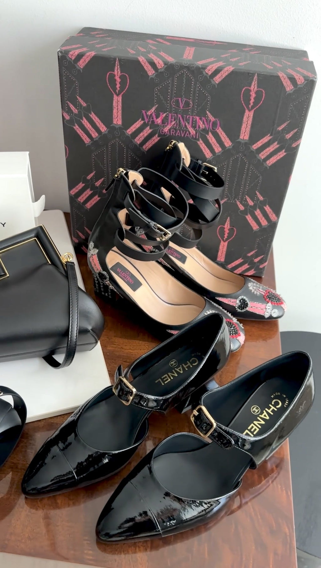 Valentino x Alessandro Michele Heart and Sword Print Pumps - 37