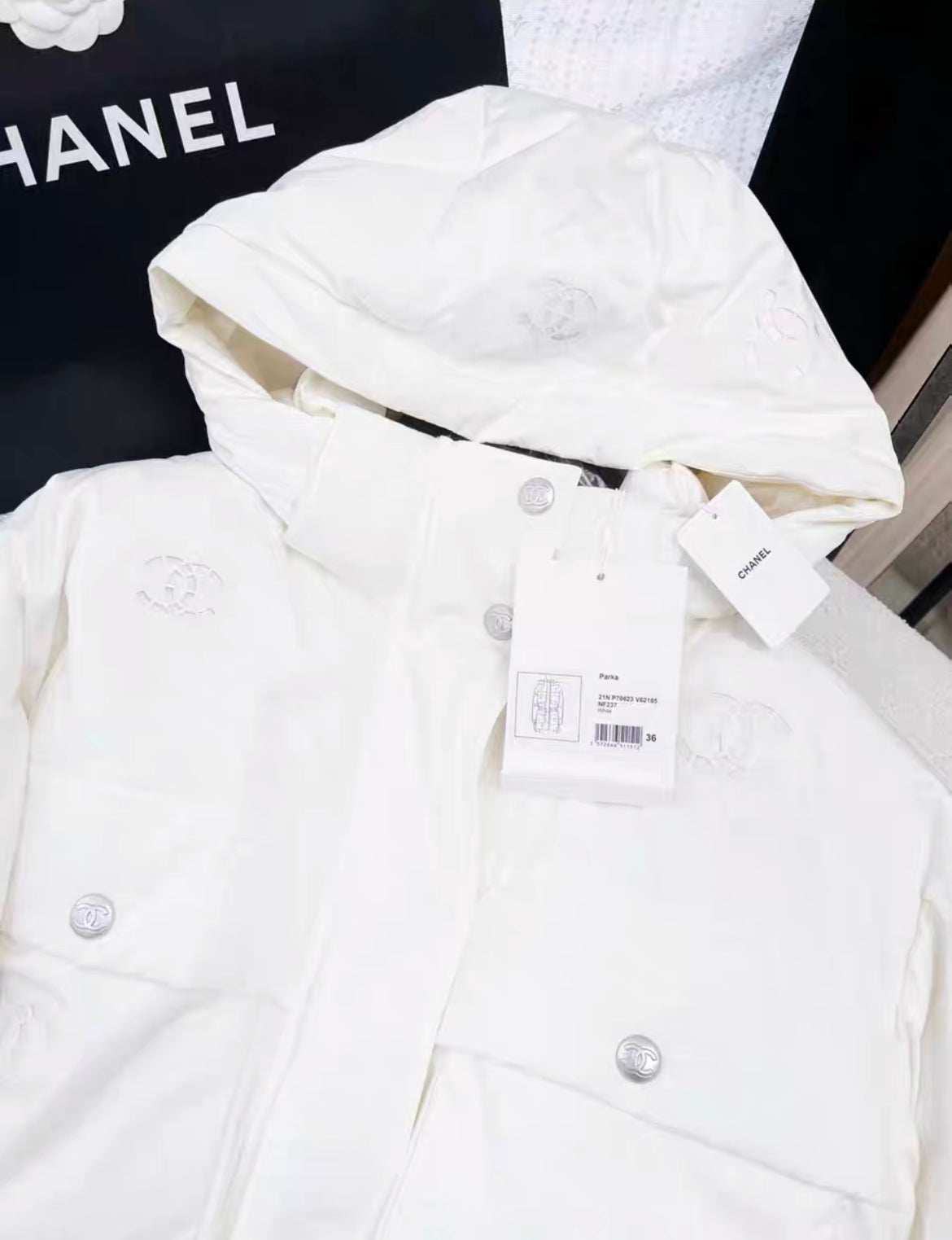 Chanel 21N white jacket size 36