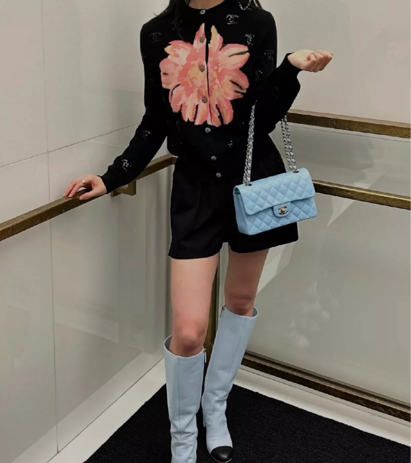 Chanel 24S black igan