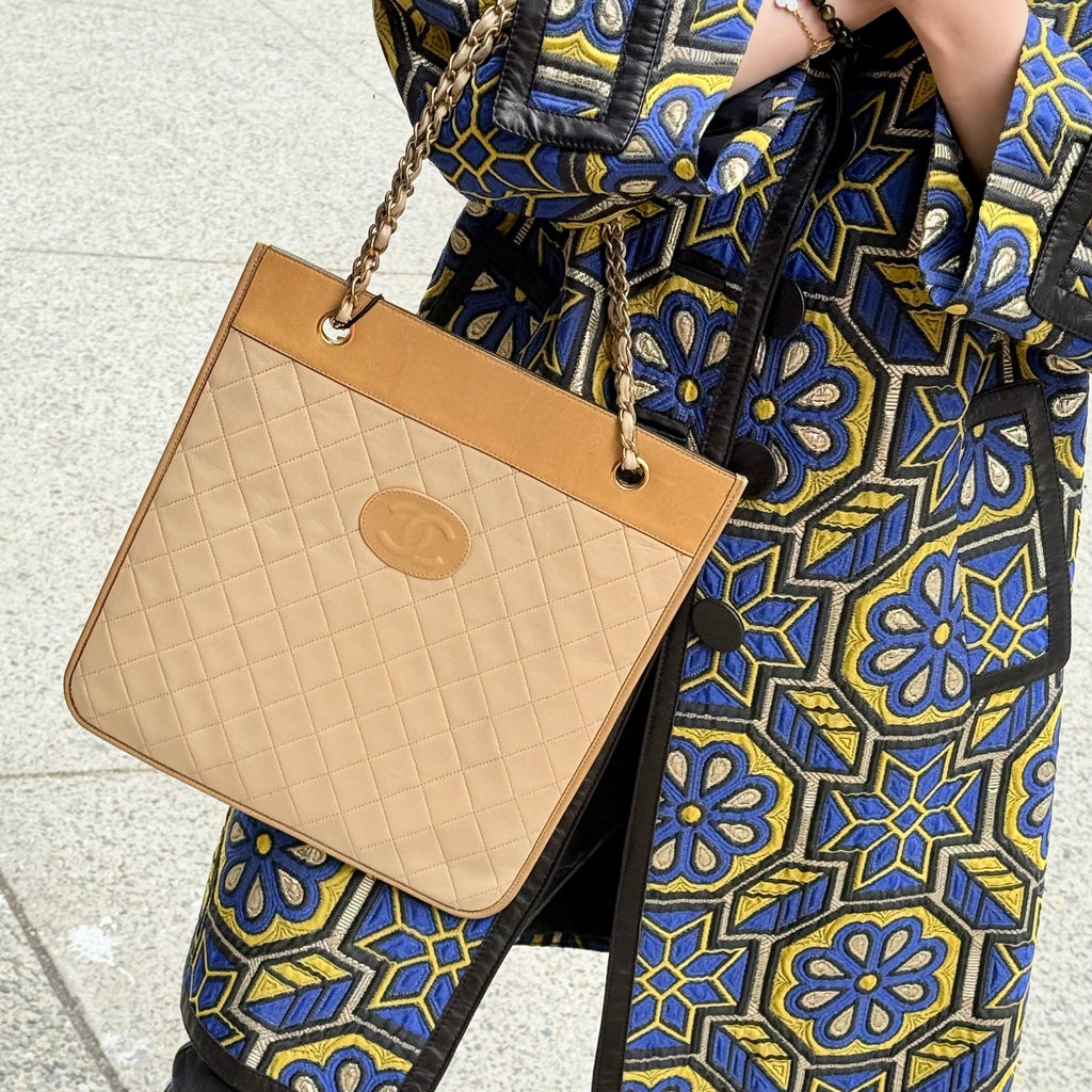 Chanel Flat Chain Shoulder Bag