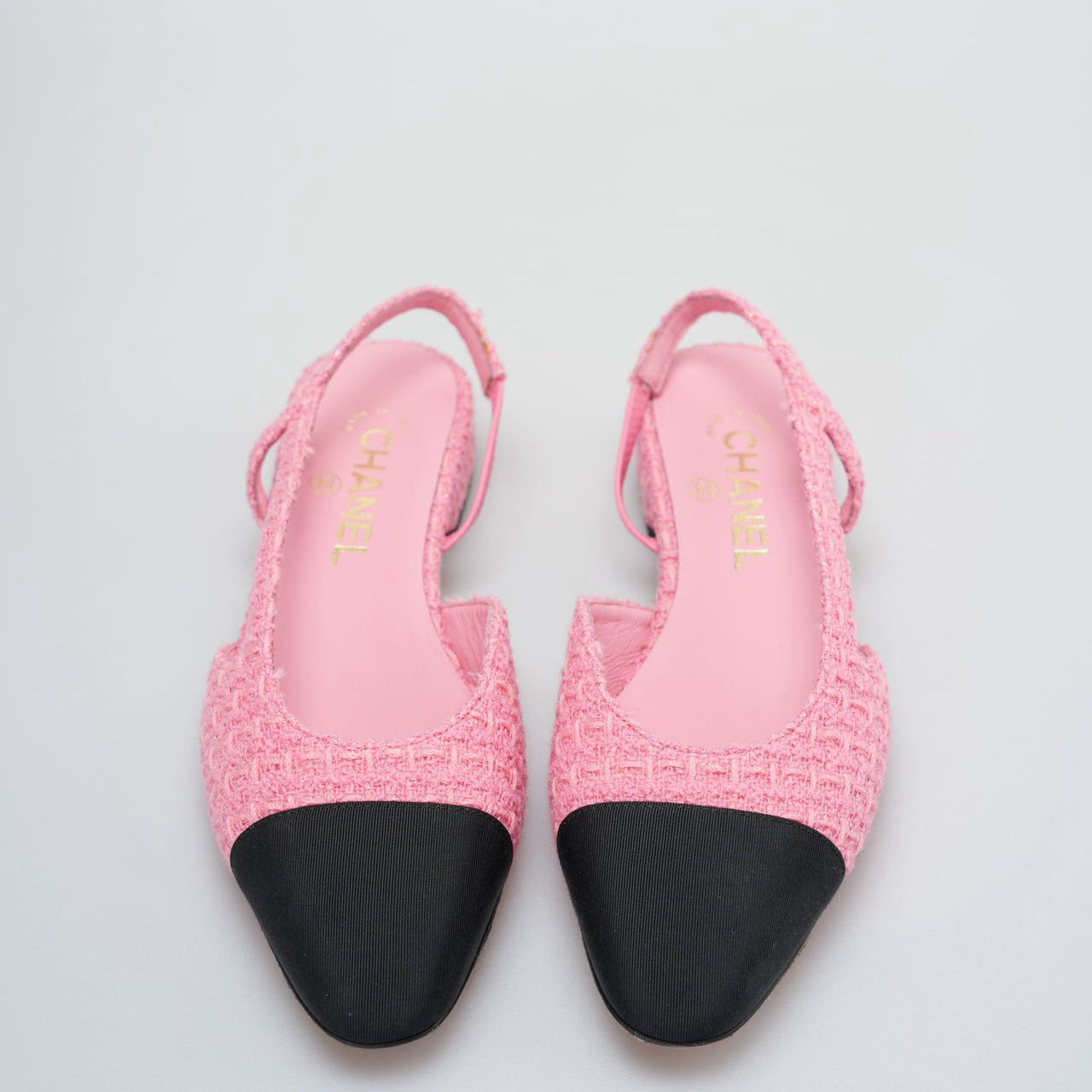 Chanel Tweed Grosgrain Cap Toe CC Slingback Pumps size 37.5 in Pink and Black