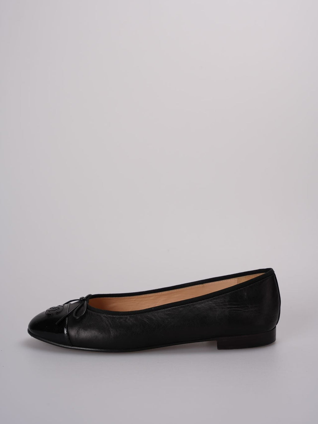 Chanel Ballet Flats in Black Leather Toe Size 40