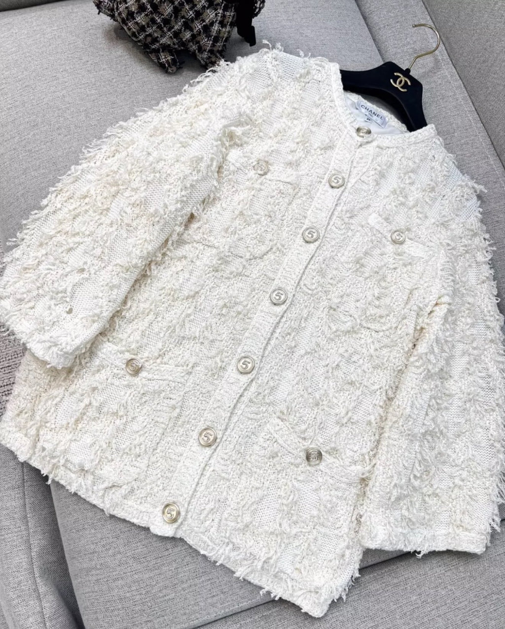 Chanel 21S off-white tassel igan