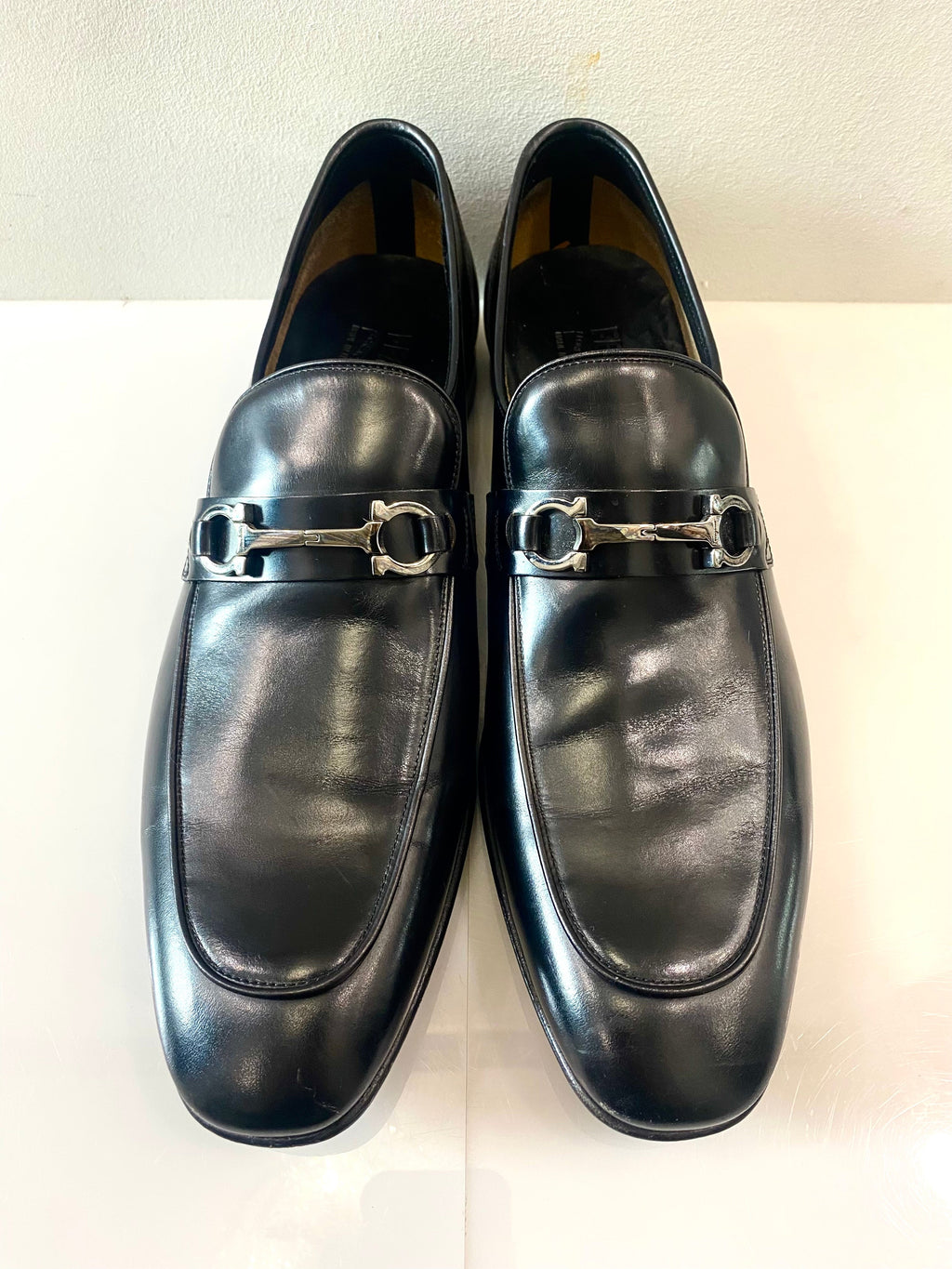 SALVATORE FERRAGAMO PAVIA GANCINI LEATHER LOAFERS