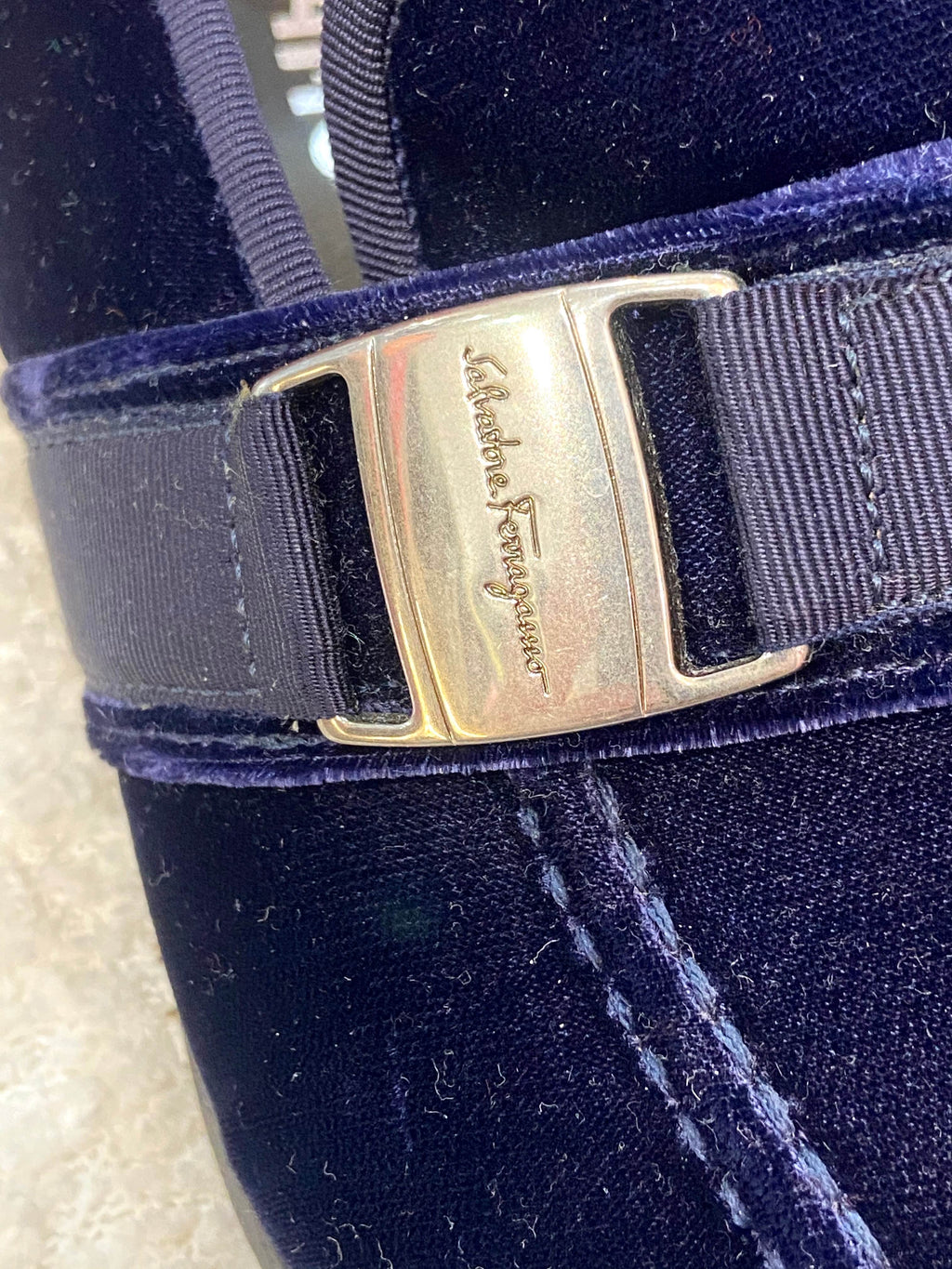 FERRAGAMO PURPLE VELVET LOAFERS
