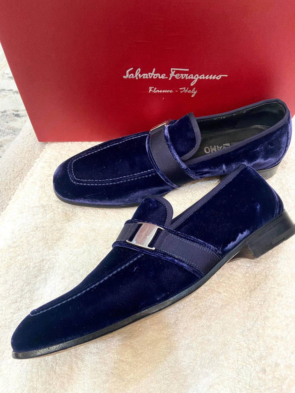 FERRAGAMO PURPLE VELVET LOAFERS