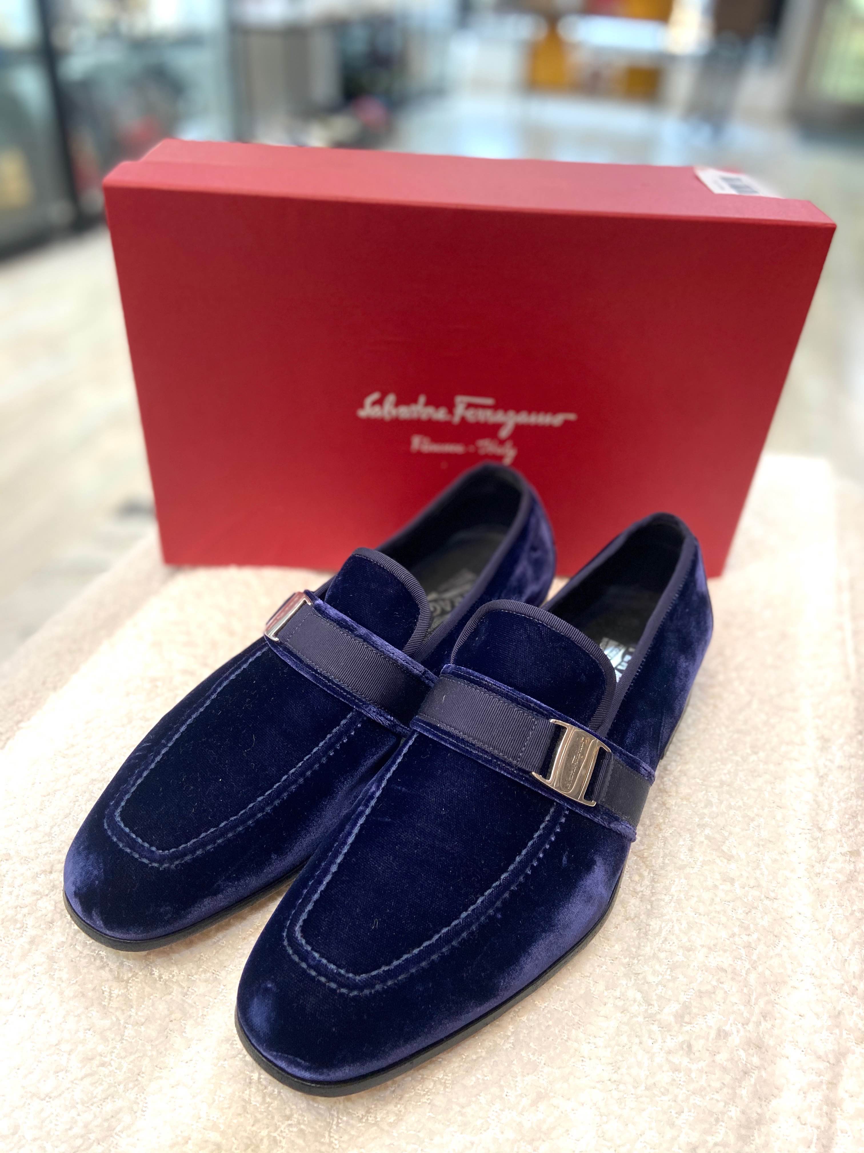 FERRAGAMO PURPLE VELVET LOAFERS