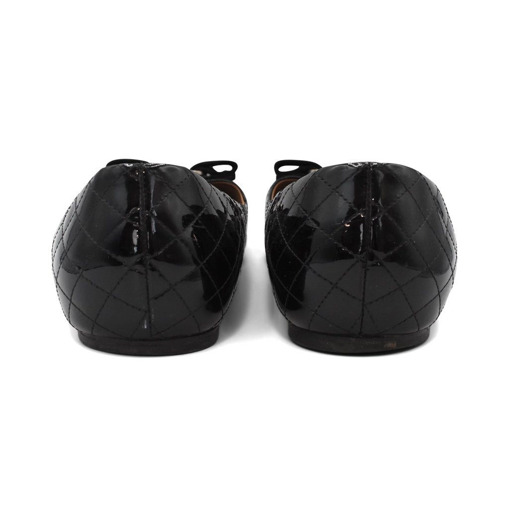 Salvatore Ferragamo 'Vera' Flats - Women's 9