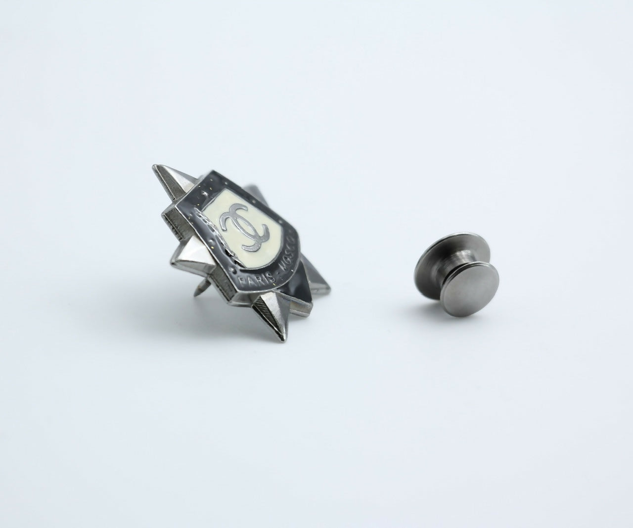 Chanel Vintage 09A Metal Black Beige Moscow Series Badge Brooch