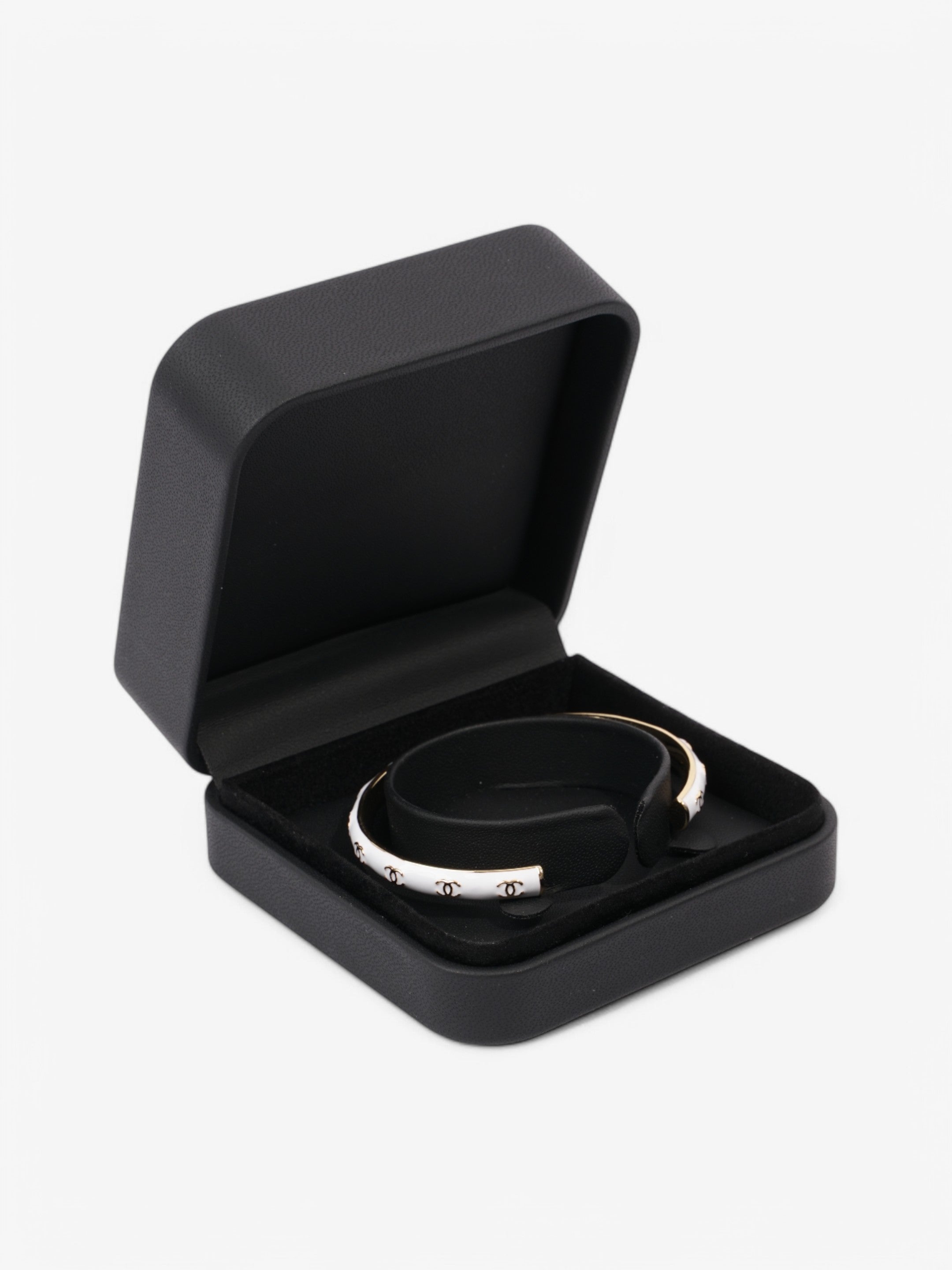 Chanel CC Bangle White / Gold Base Metal Medium