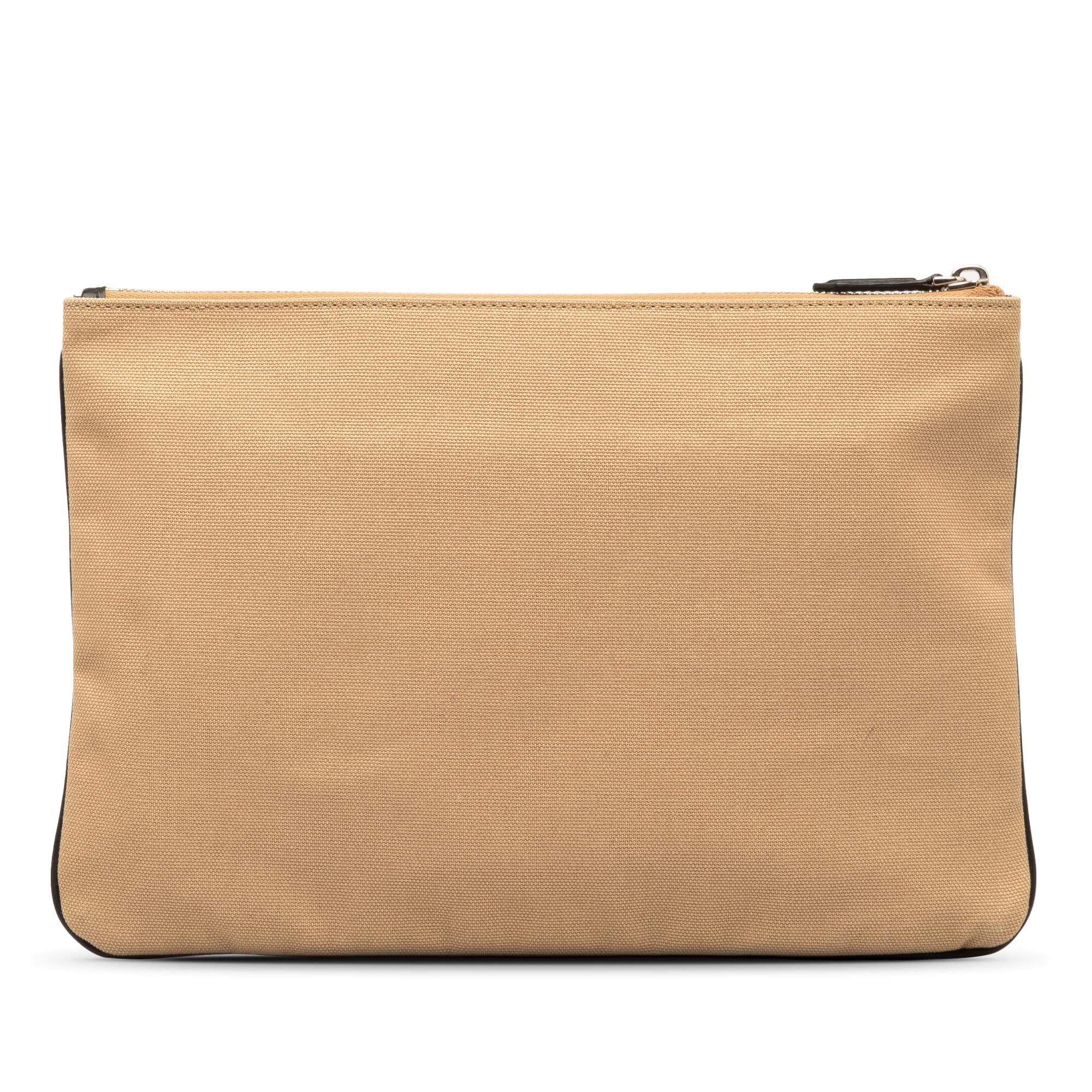 Fendi Canvas Roma Clutch (SHG-oJP68f)