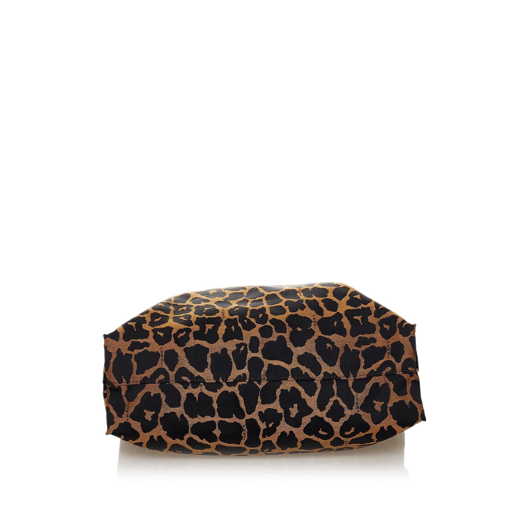 Fendi Leopard Print Nylon Tote Bag (SHG-33837)