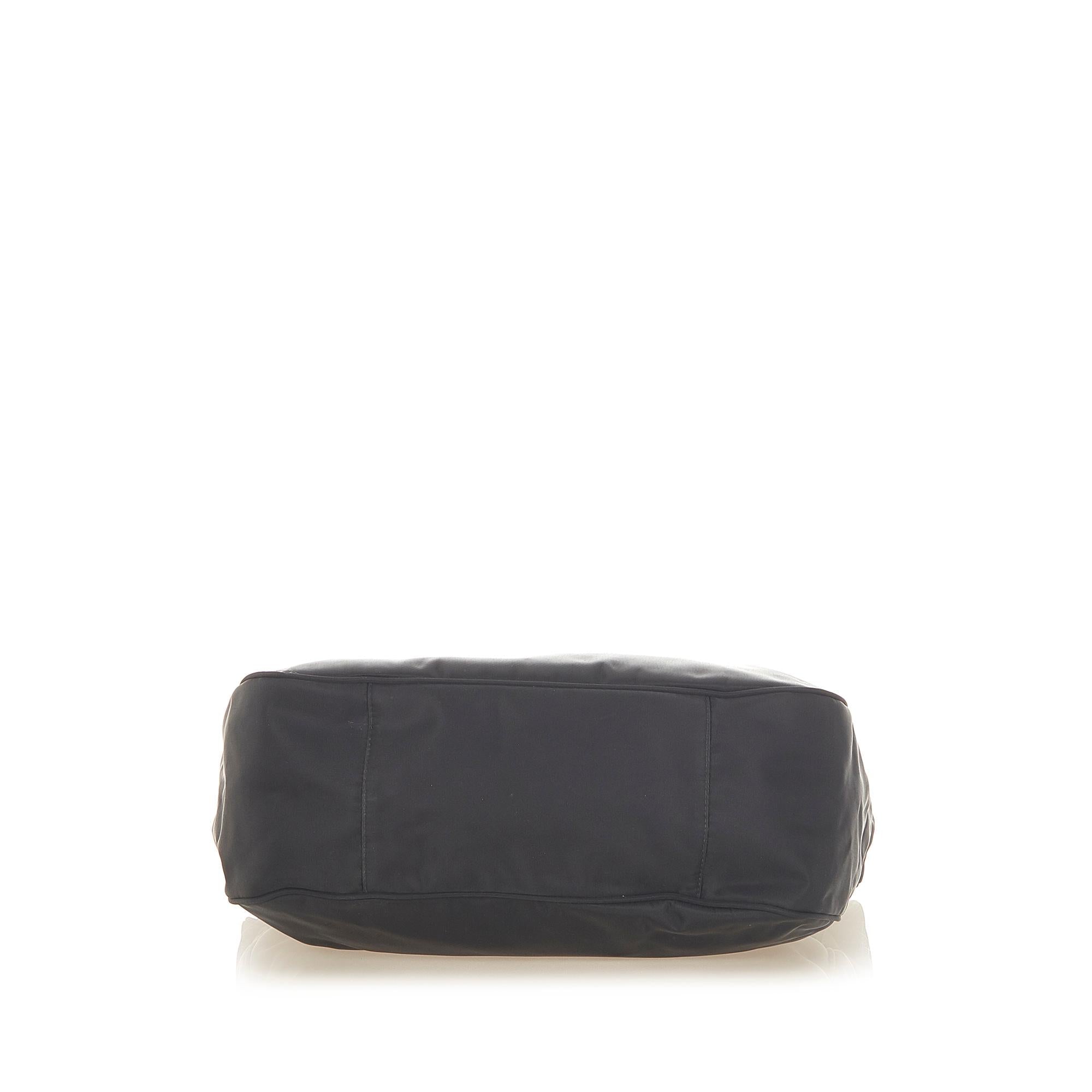 Fendi Nylon Shoulder Bag (SHG-31661)