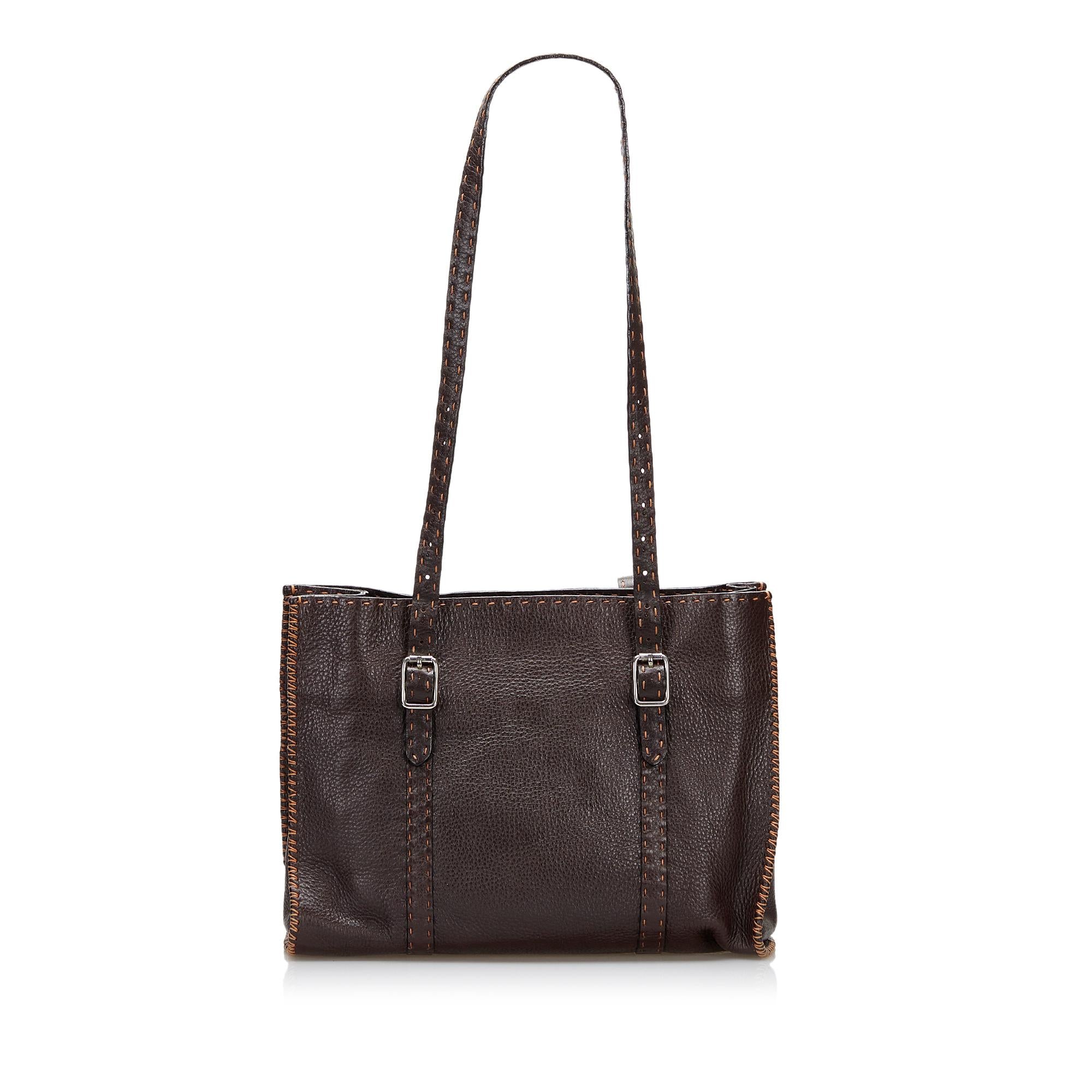 Fendi Selleria Shoulder Bag (SHG-ZtROJY)