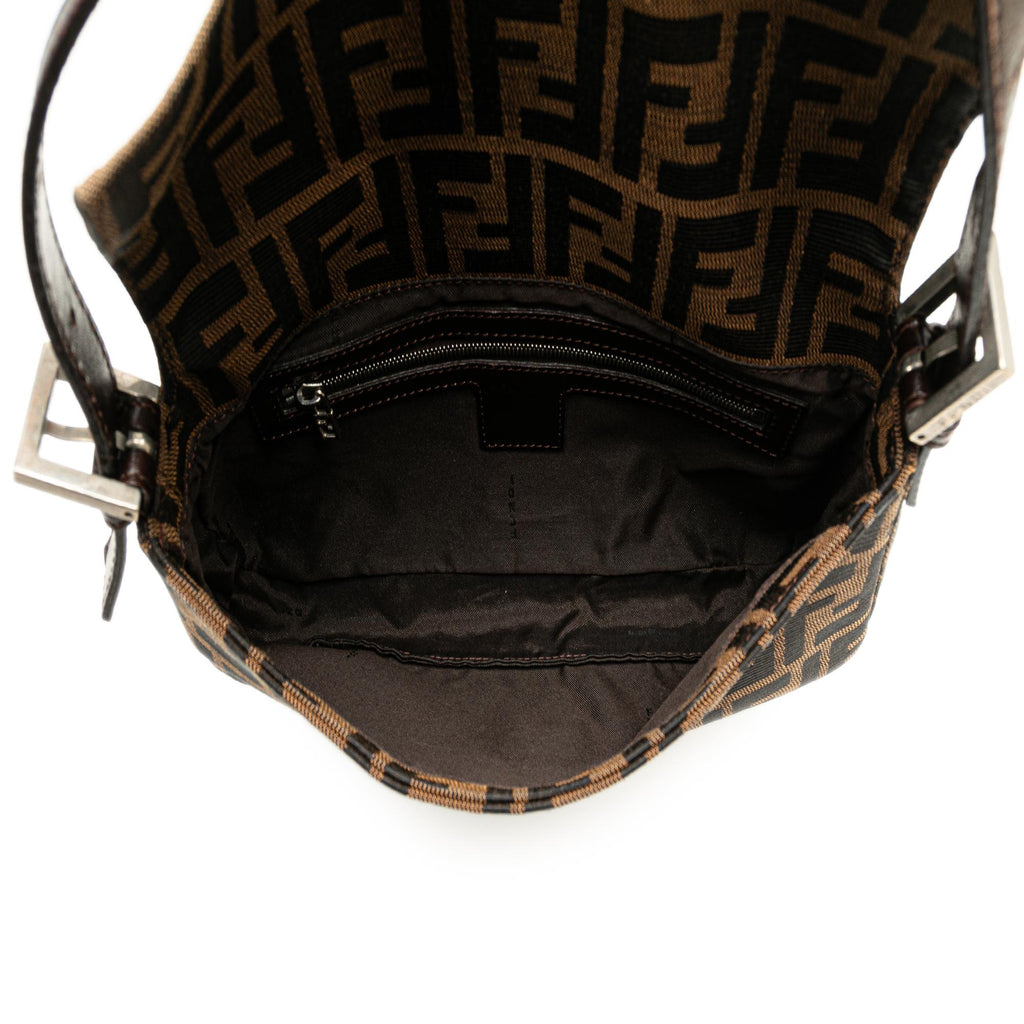 Fendi Zucca Canvas Baguette (SHG-L0Ezkn)