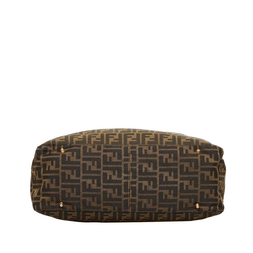 Fendi Zucca Tote Bag (SHG-YvxvYG)