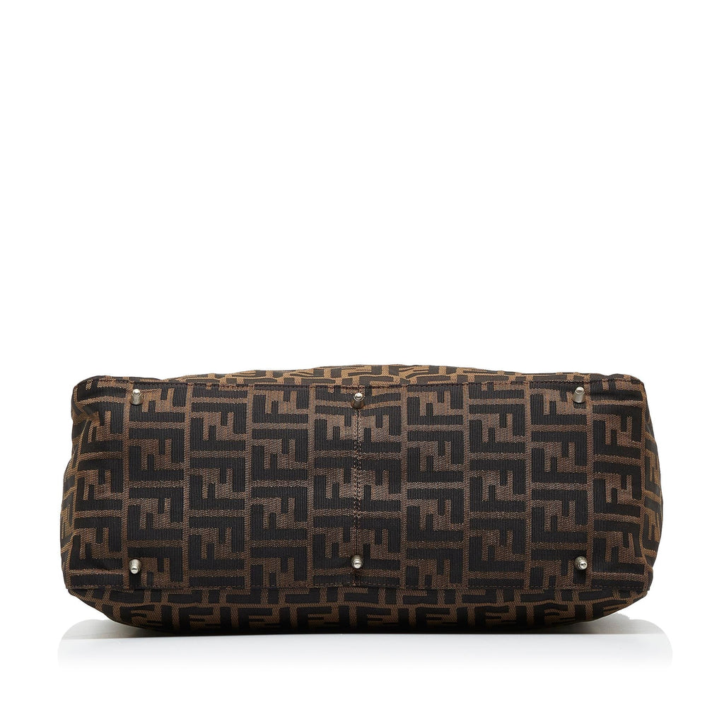 Fendi Zucca Tote (SHG-iHHWYi)