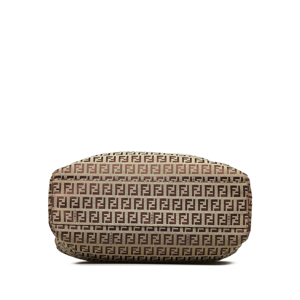 Fendi Zucchino Roll Tote (SHG-Bmz0sP)