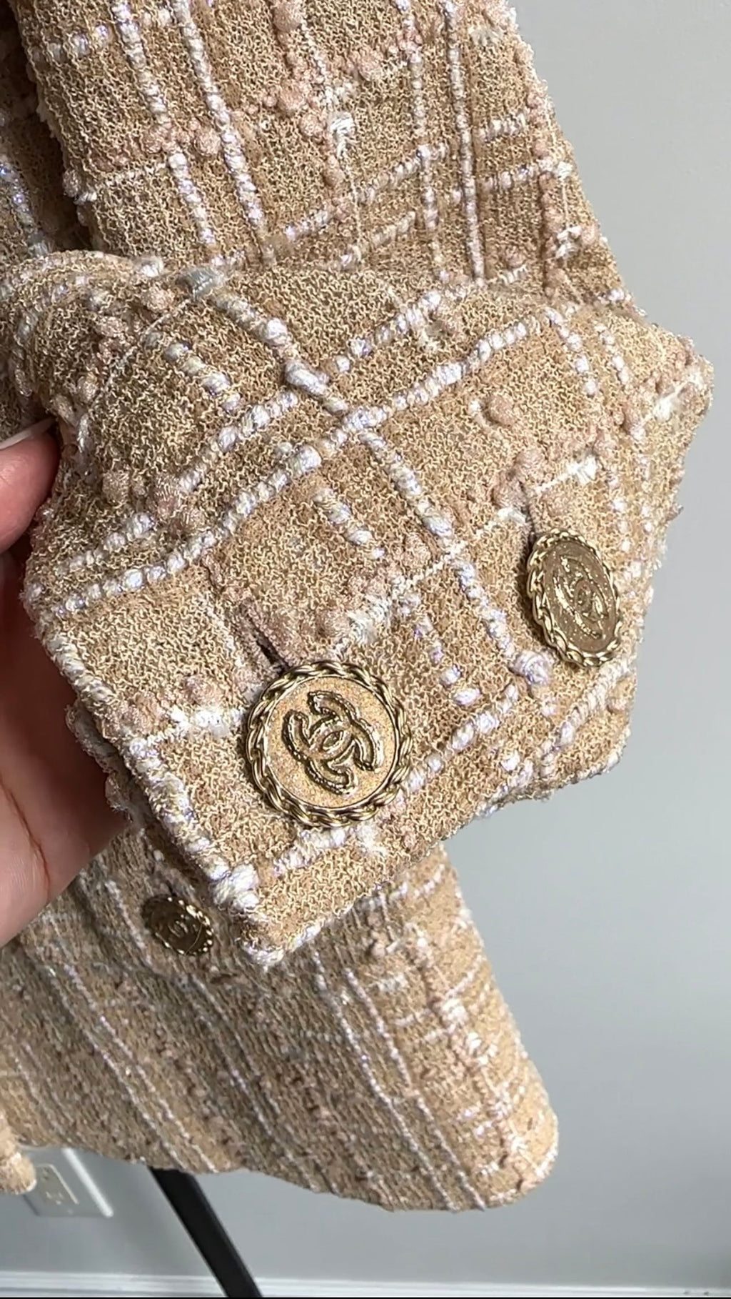 Chanel Spring 2019 Beige and Ecru Iridescent Tweed Blazer Jacket - FR42 / 10