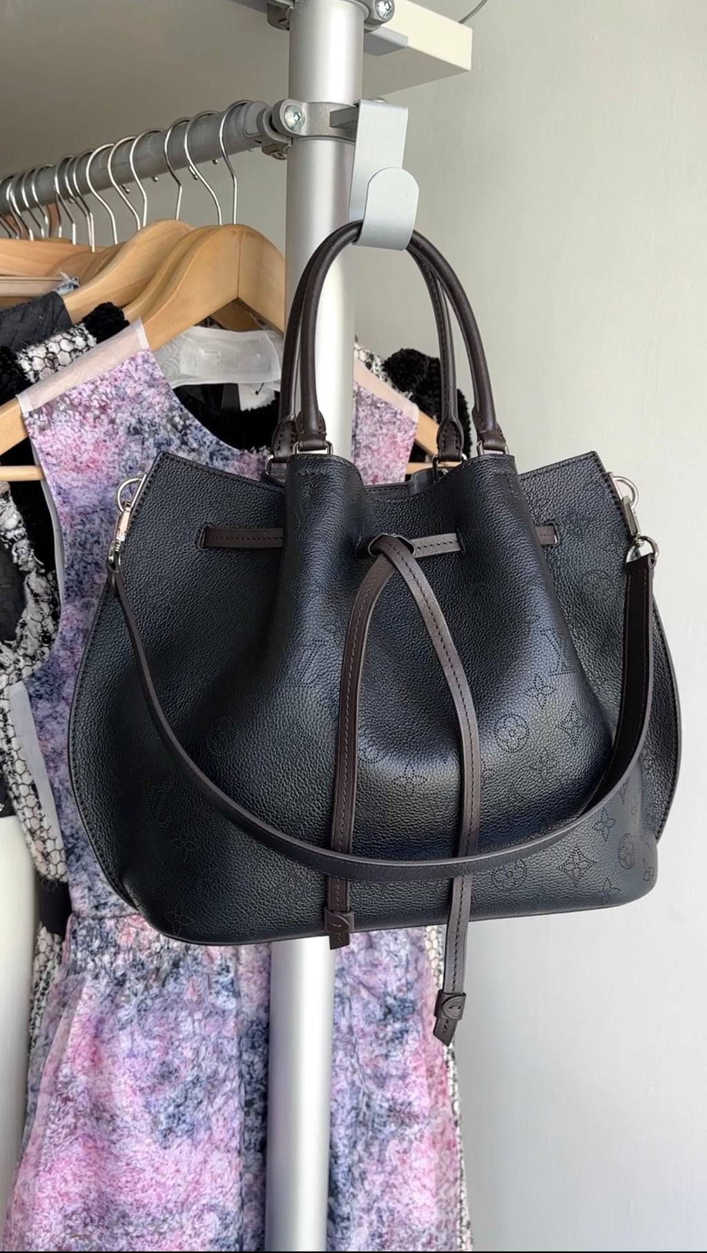 Louis Vuitton Black Mahina Leather Girolata Bag