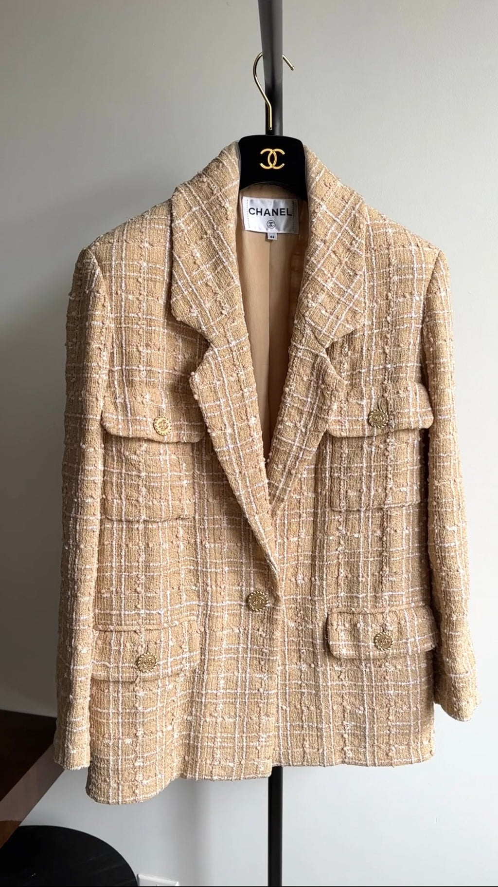 Chanel Spring 2019 Beige and Ecru Iridescent Tweed Blazer Jacket - FR42 / 10