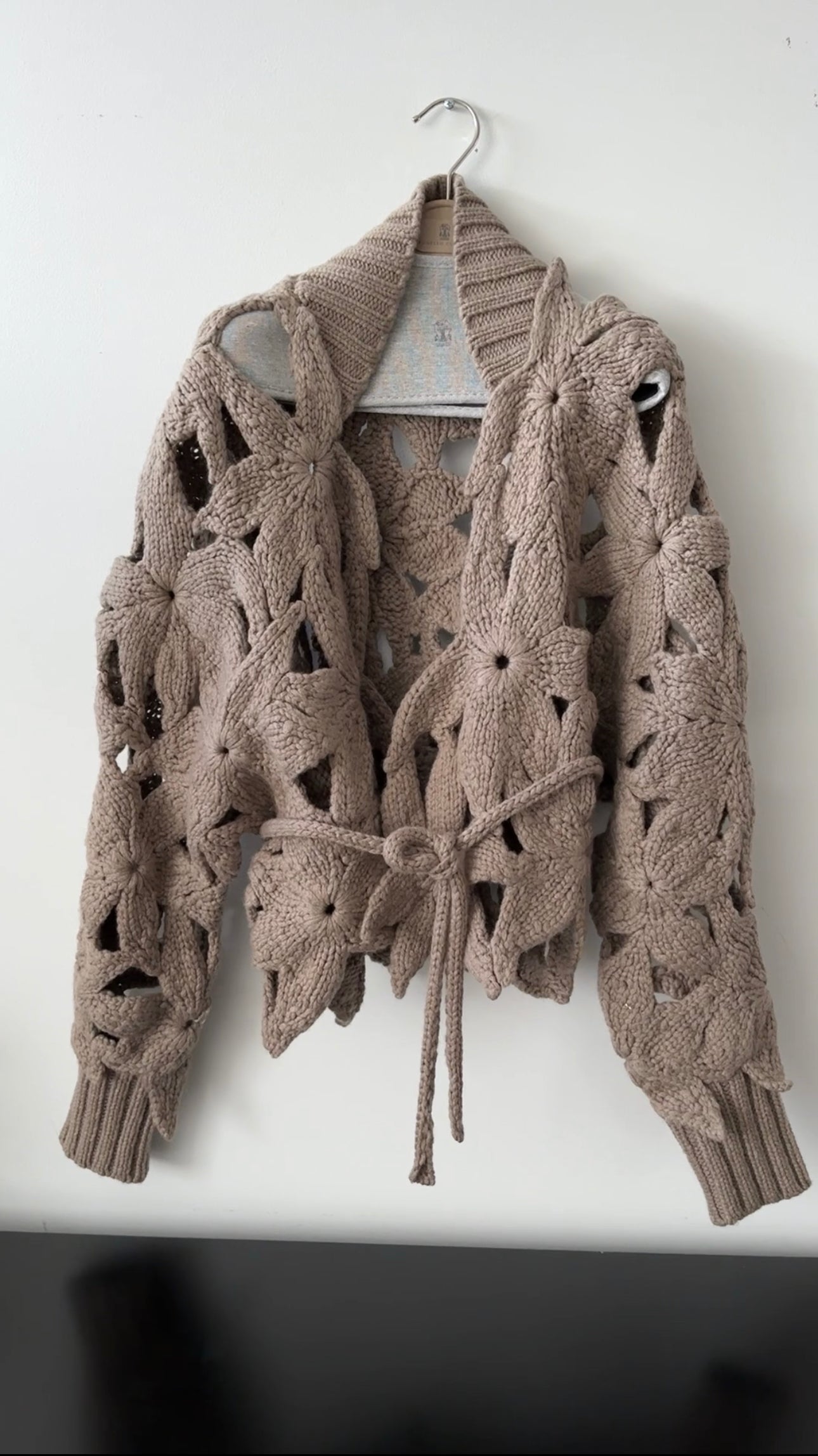 Brunello Cucinelli Taupe Cashmere Flower Knit igan Sweater - S / M