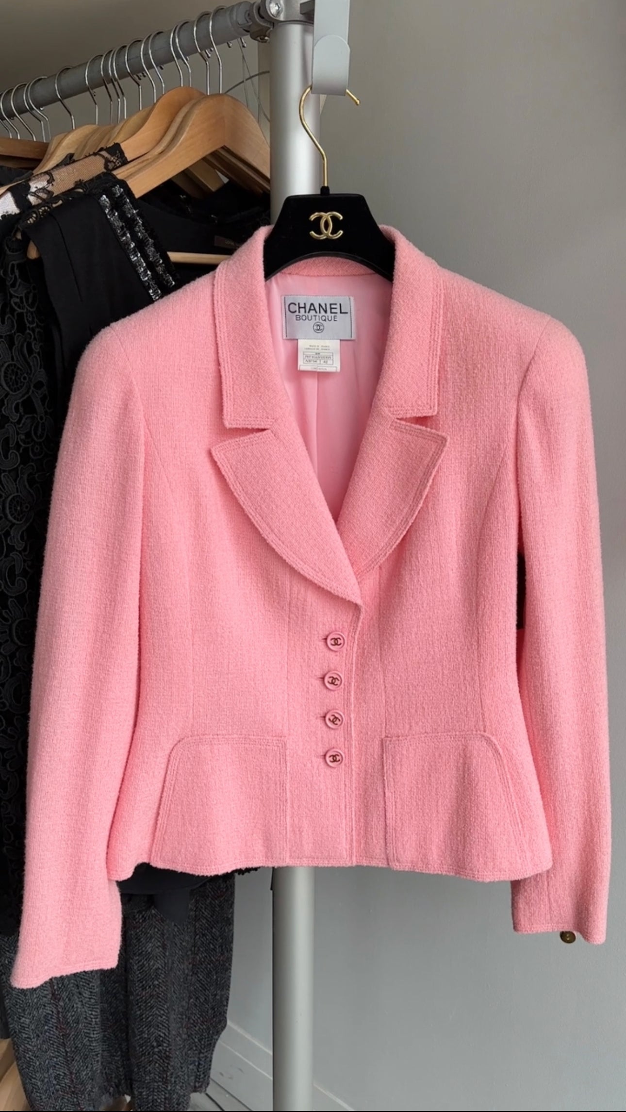 Chanel 97P Vintage Pink Boucle Wool Classic CC Button Jacket - FR42 / 8