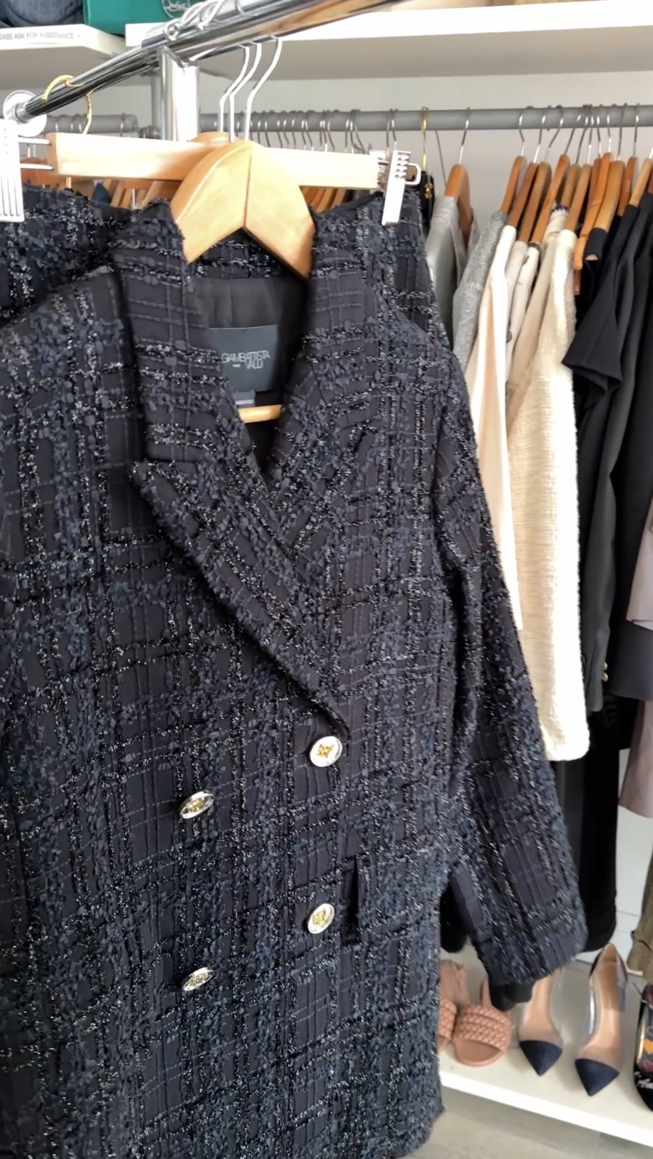 Giambattista Valli Black Shimmer Tweed Blazer with Gold Buttons - IT42 / 6
