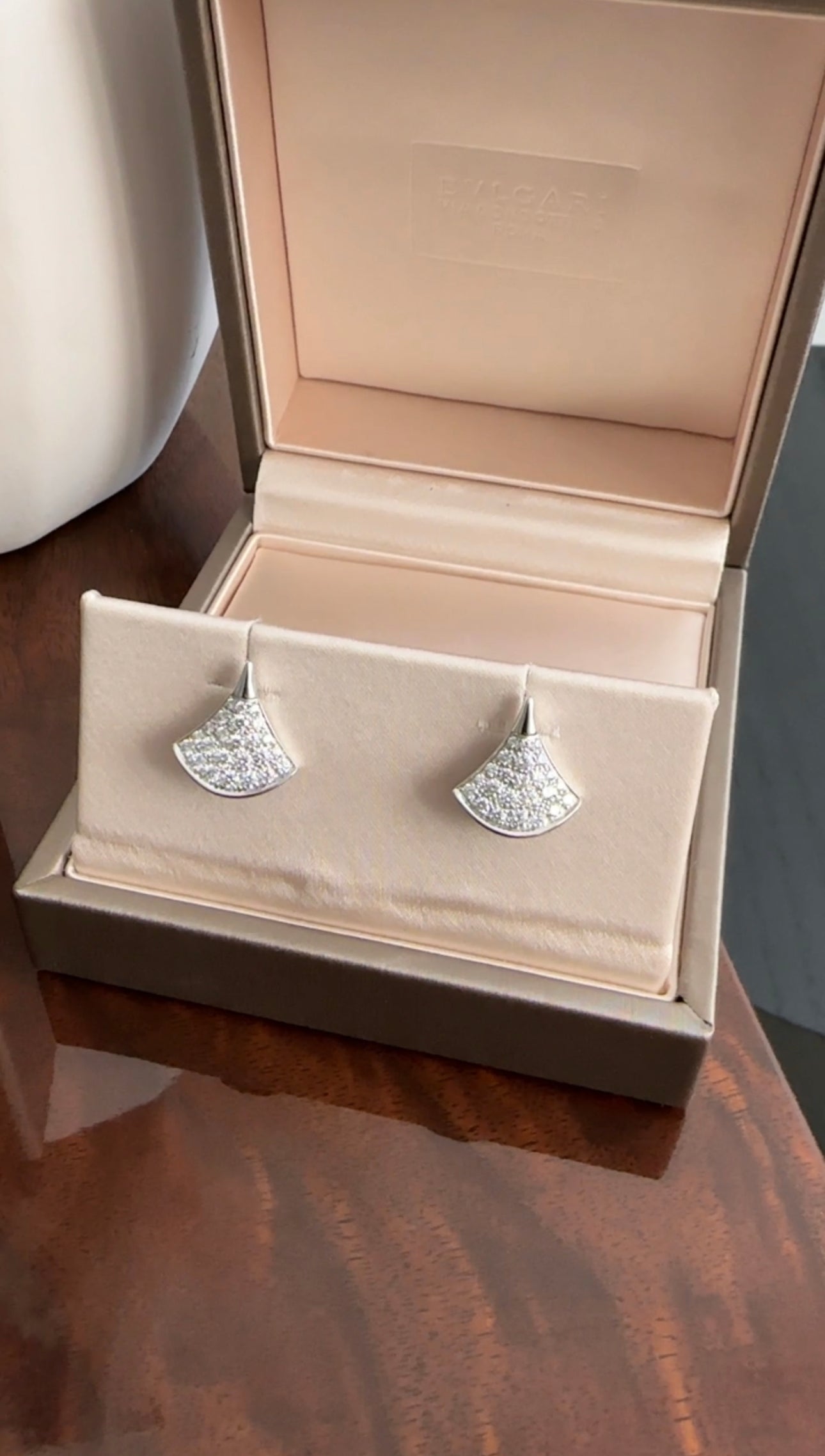 Bvlgari Divas Dream 18k White Gold Diamond Stud Earrings