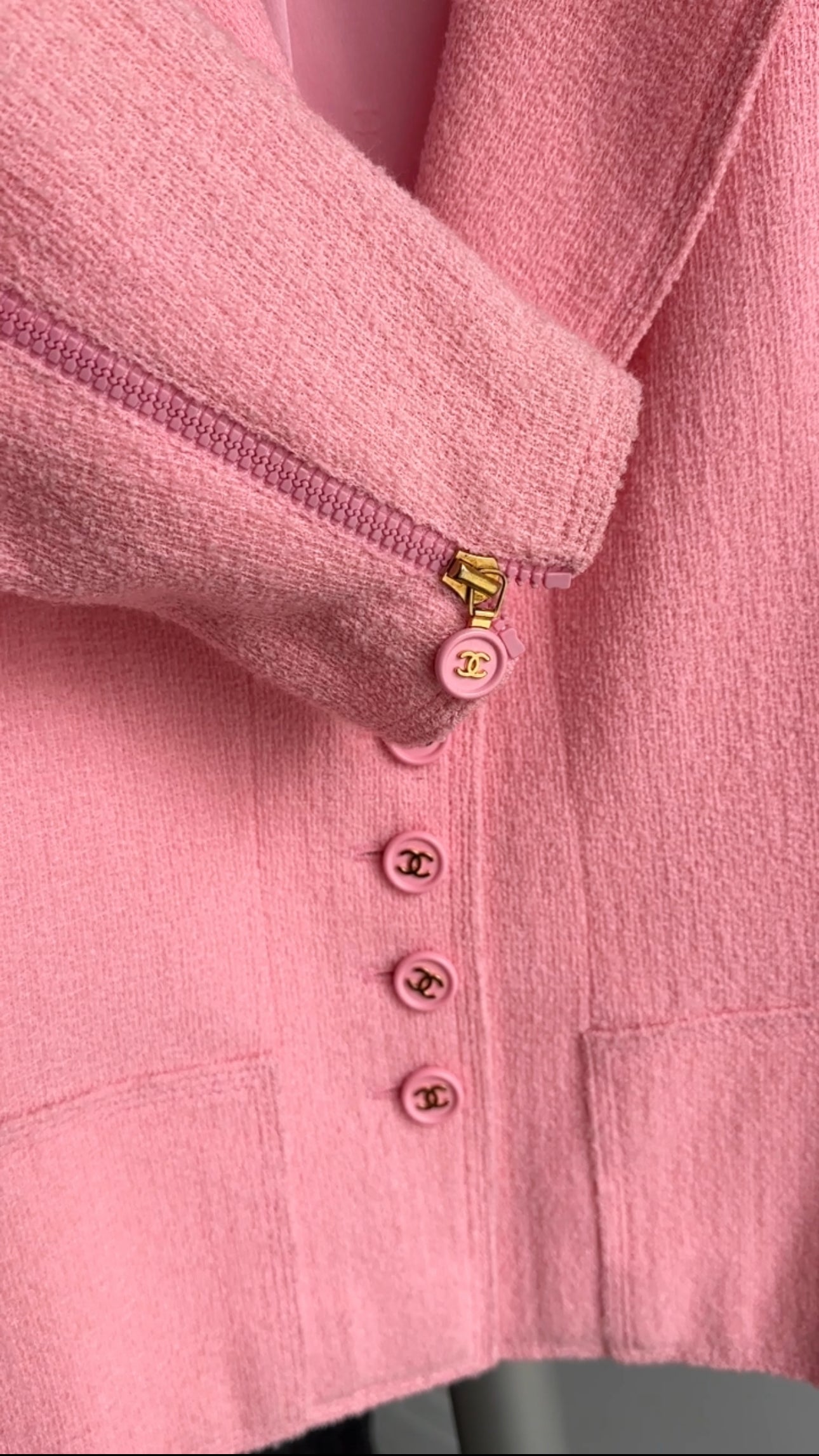 Chanel 97P Vintage Pink Boucle Wool Classic CC Button Jacket - FR42 / 8