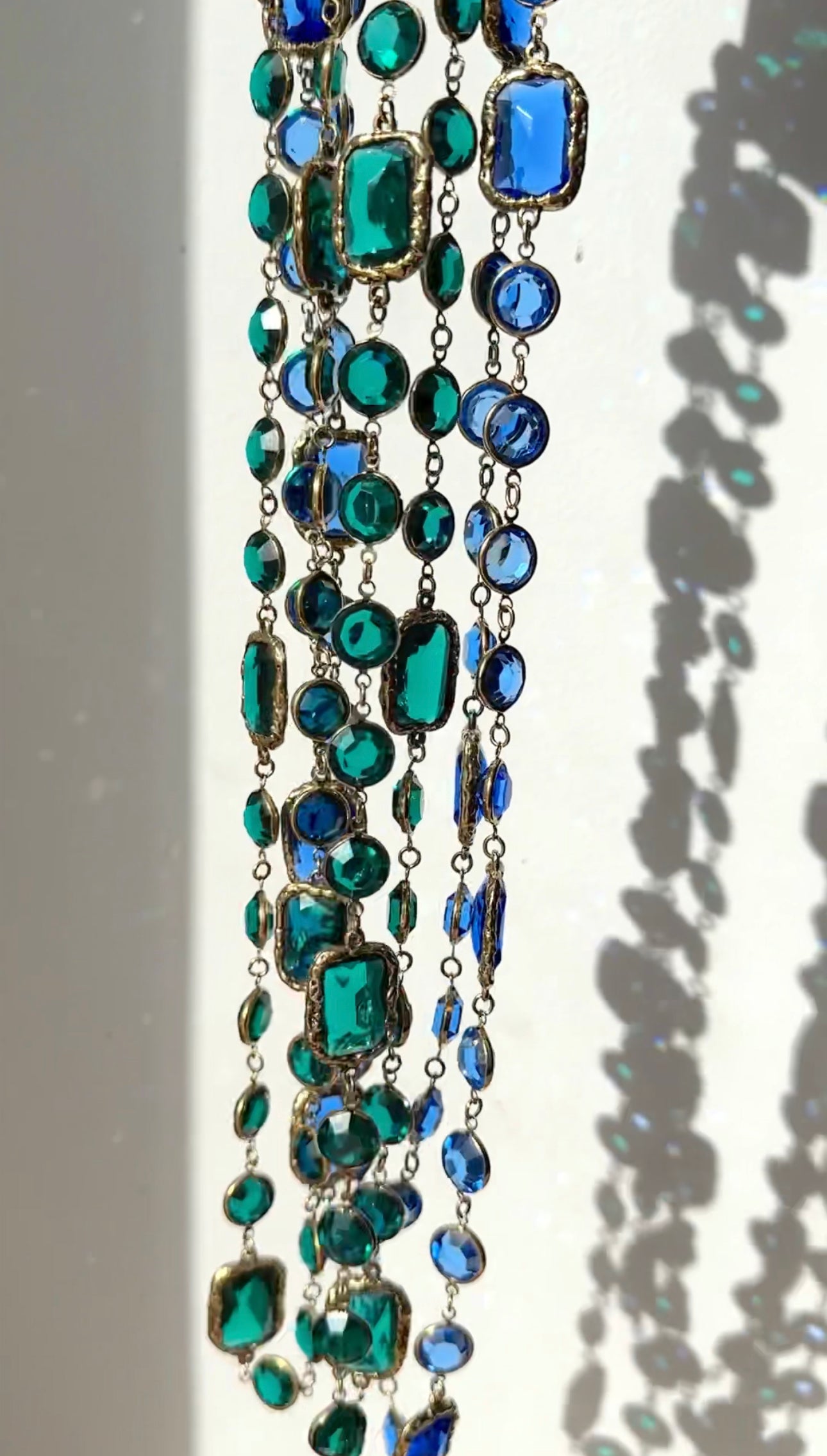 Chanel Vintage 1981 Emerald Green Gripoix Glass Chicklet Sautoir Necklace