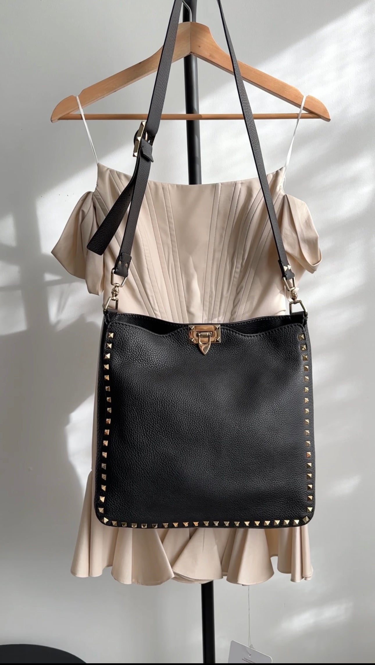 Valentino Garavani Black Grained Leather Rockstud Flip Lock Crossbody Messenger Bag
