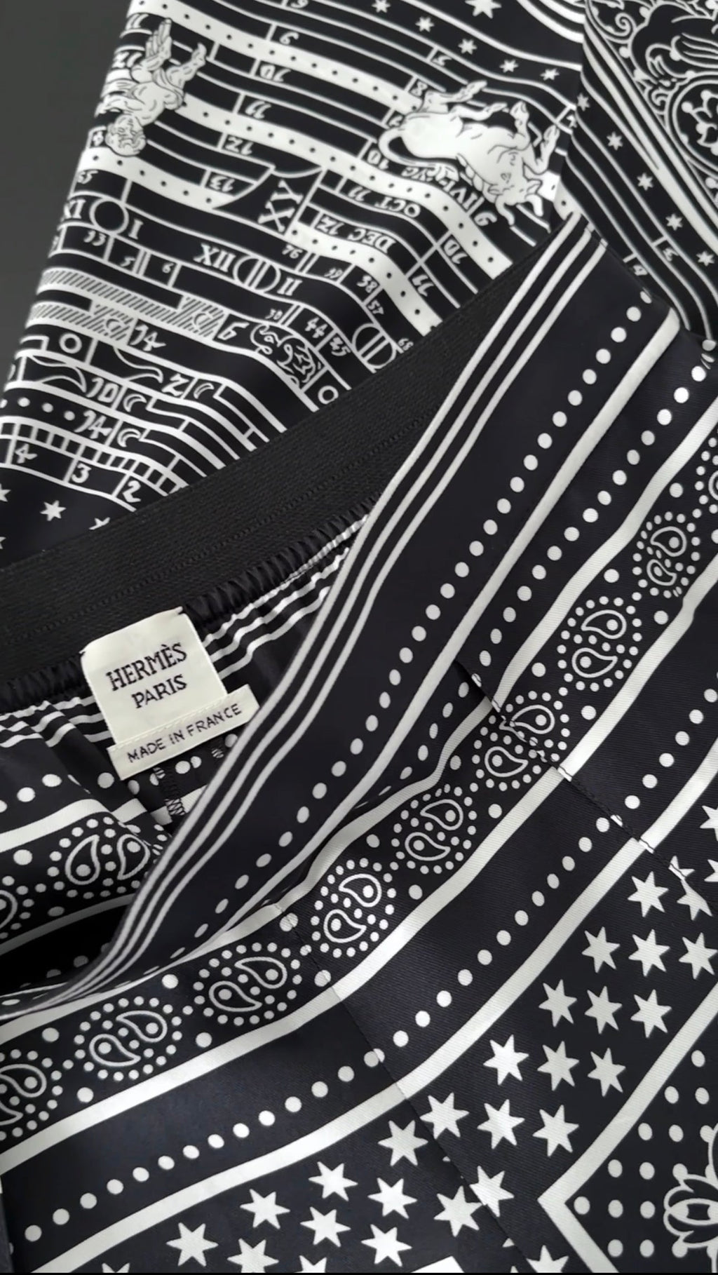 Hermes Black and White Silk Astrologie Bandana Crop  Wide Leg Pajama Pants - FR36 / 4