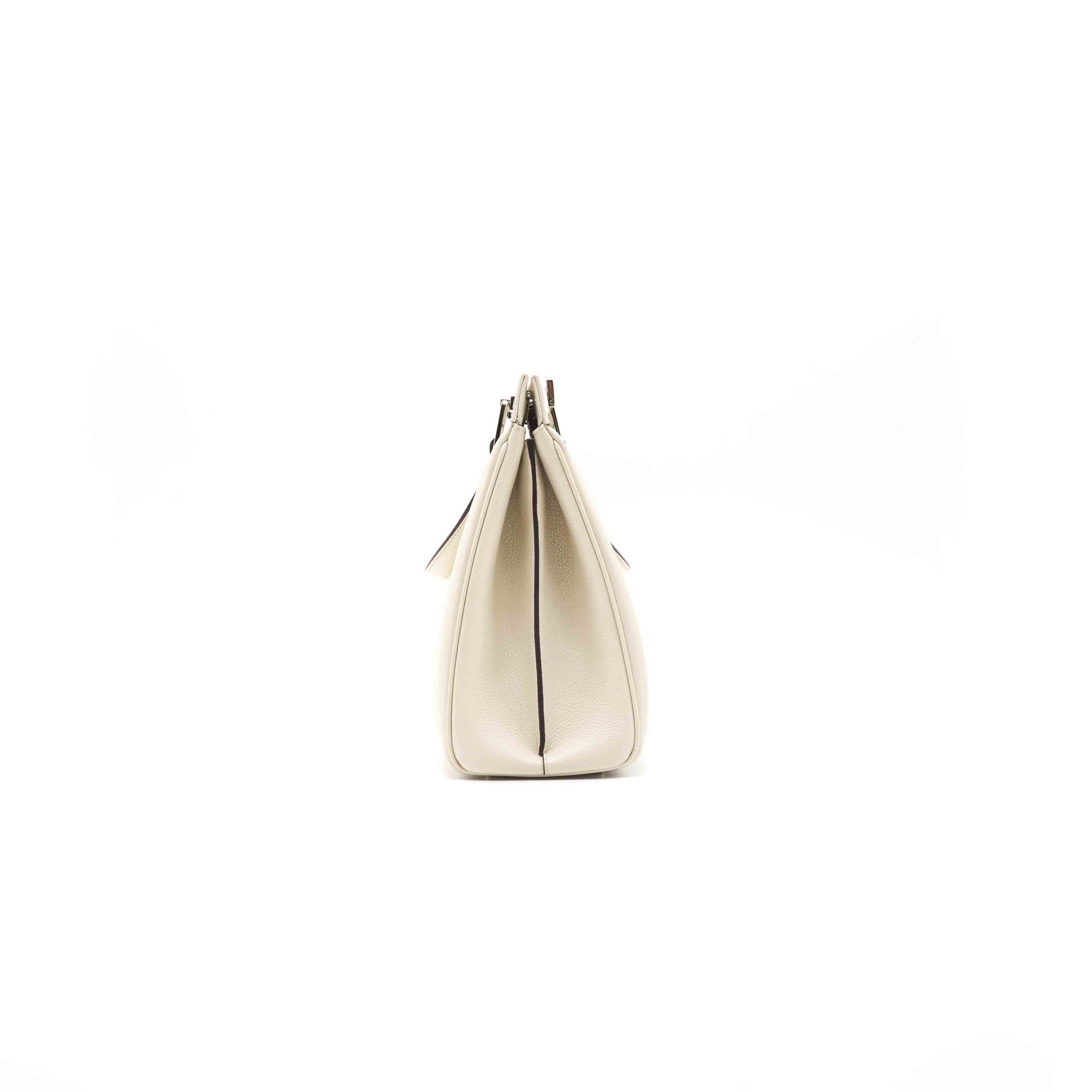 Gucci Zumi Grainy Leather Small Top Handle Bag