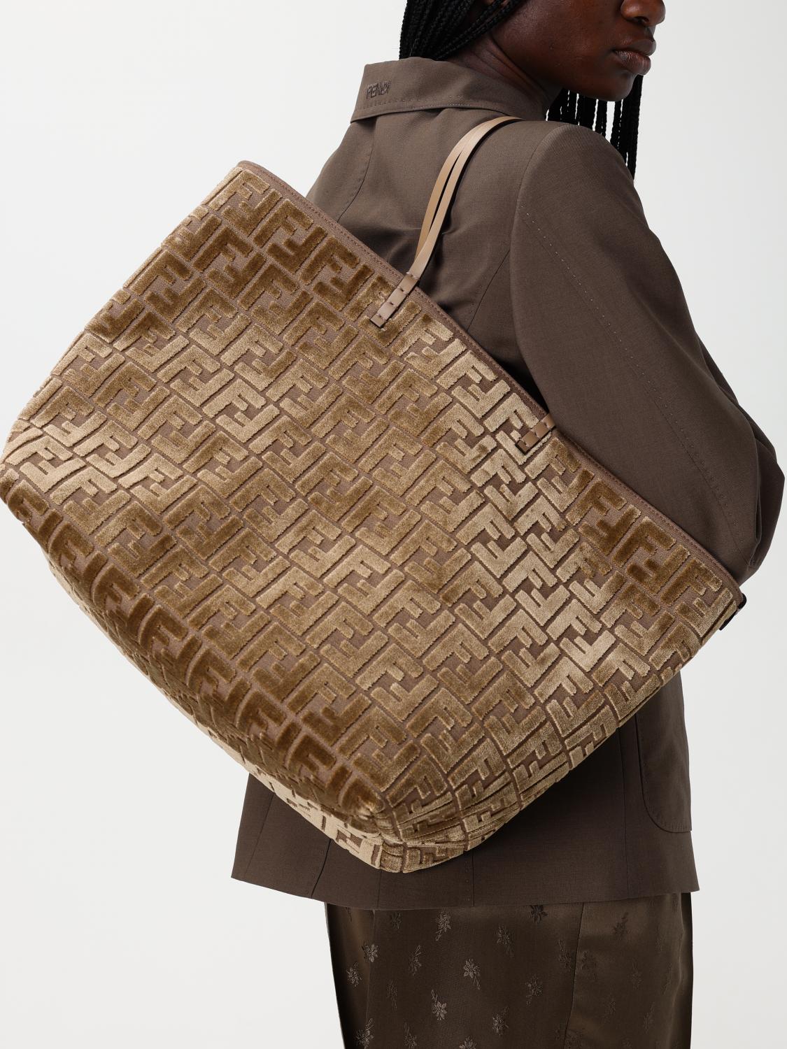 woman's tote bags