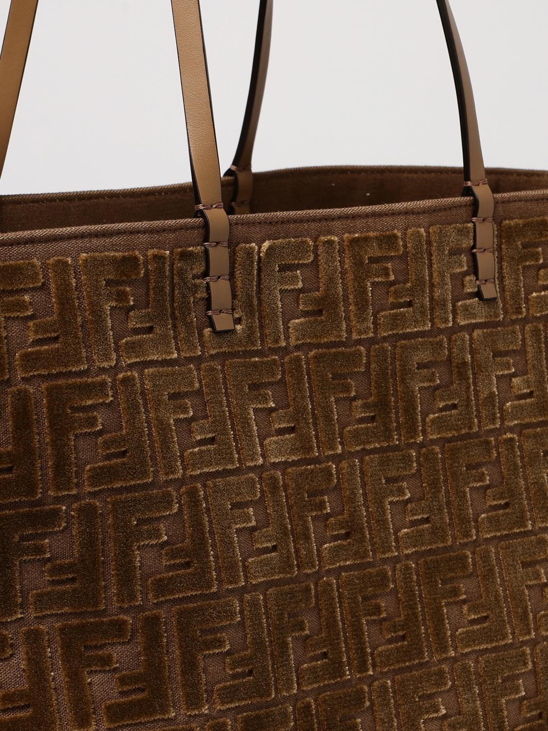 woman's tote bags