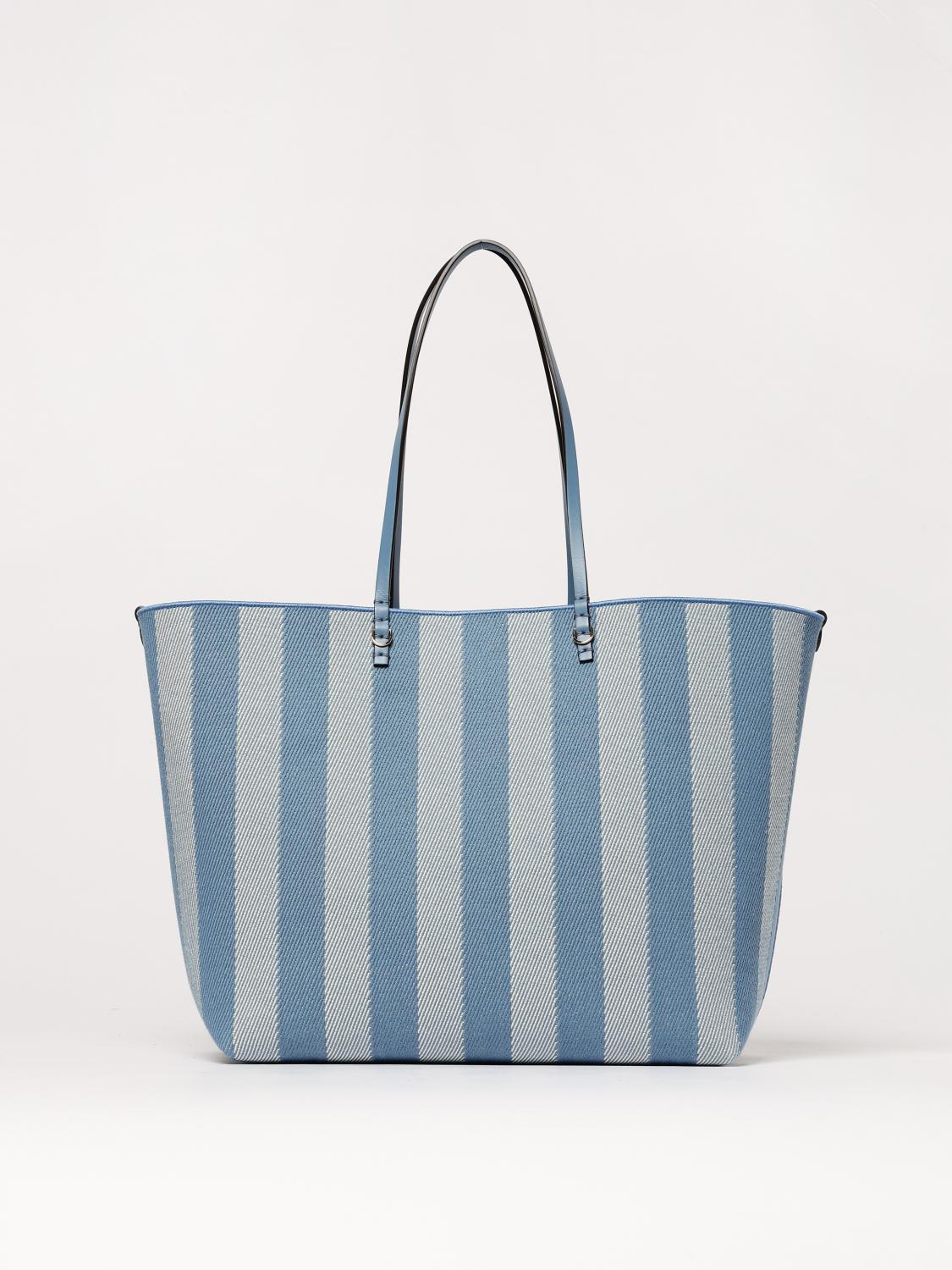 woman's tote bags
