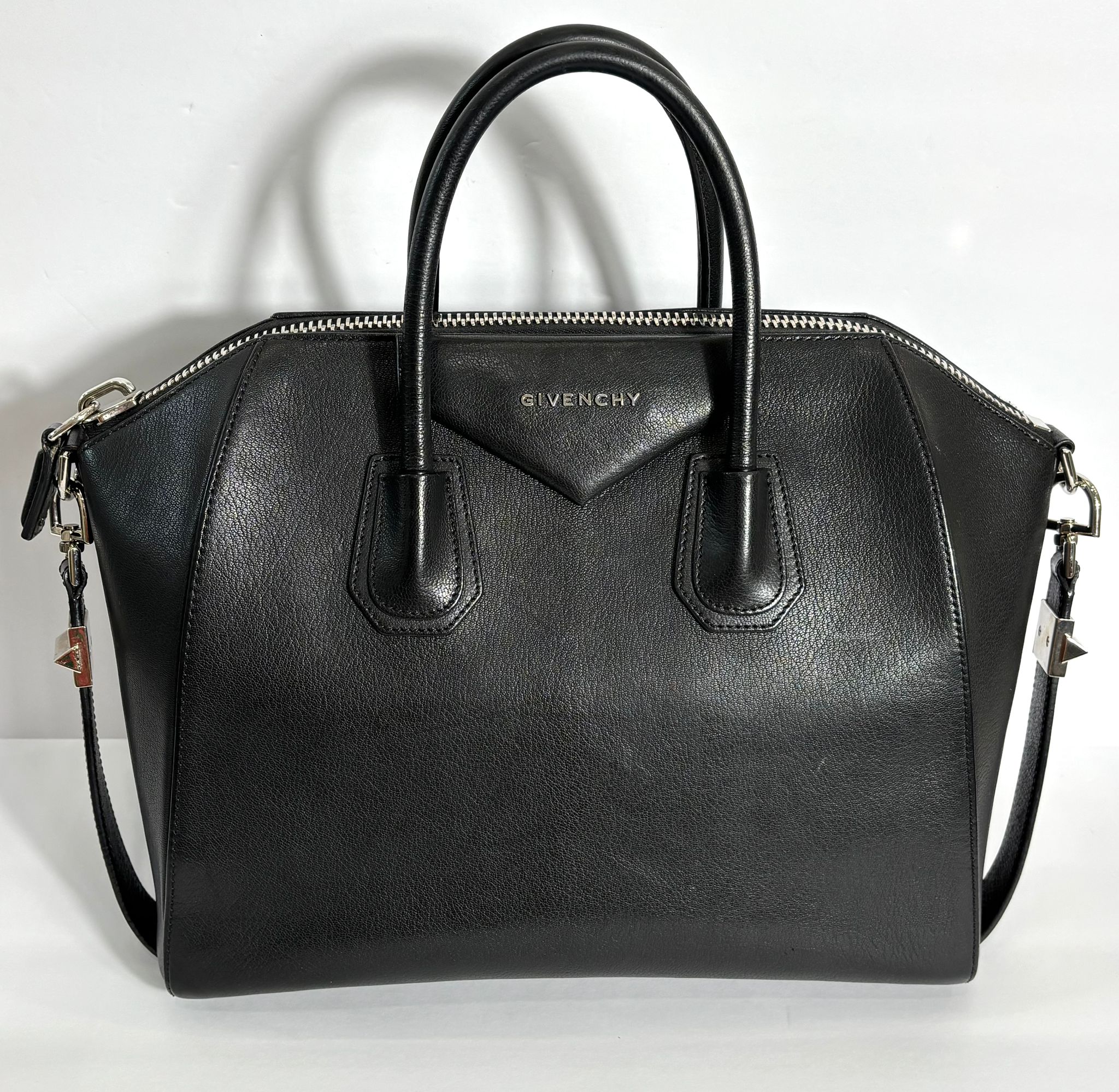 GIVENCHY 2023 MEDIUM CALFSKIN ANTIGONA SATCHEL