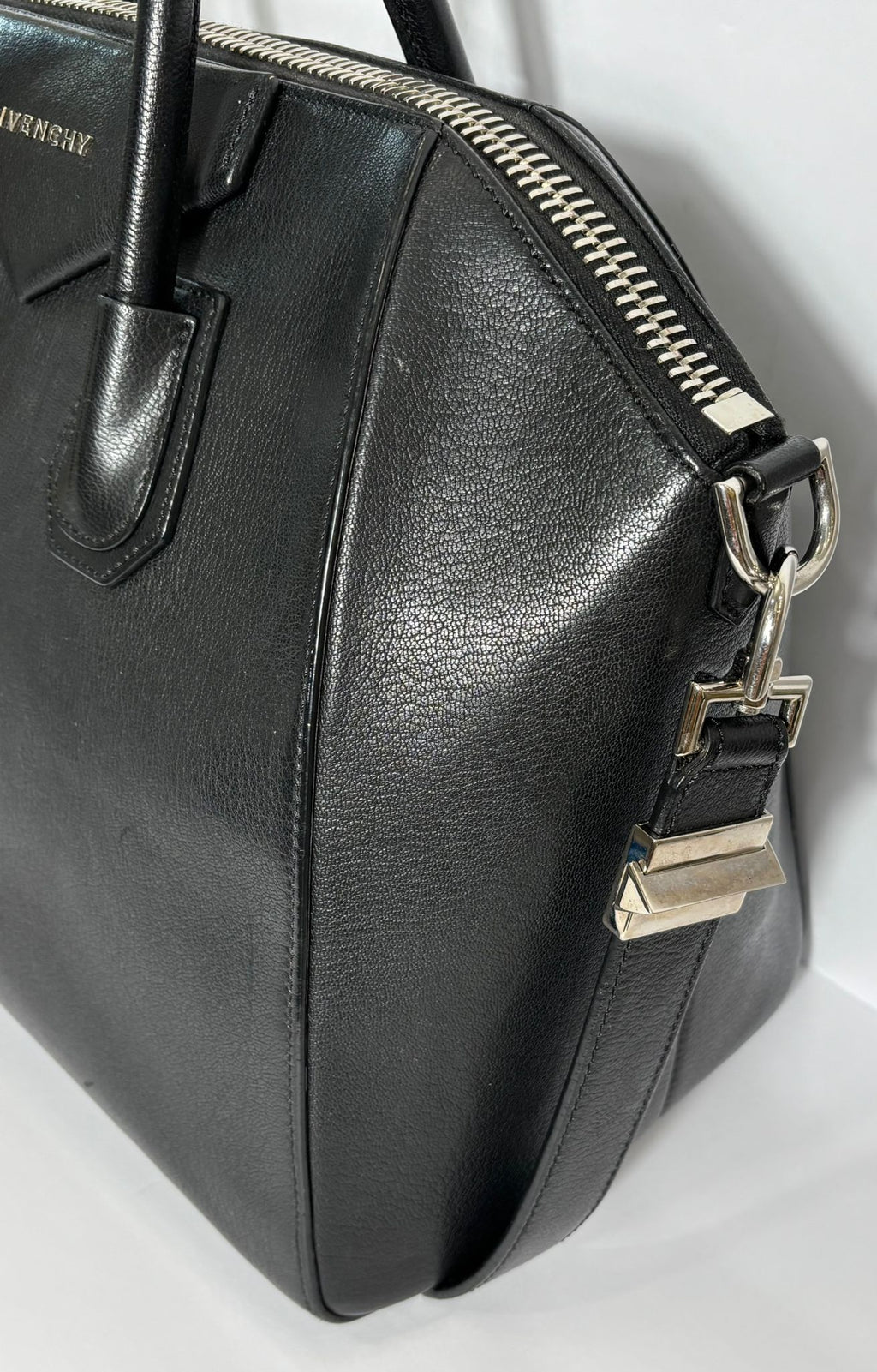 GIVENCHY 2023 MEDIUM CALFSKIN ANTIGONA SATCHEL