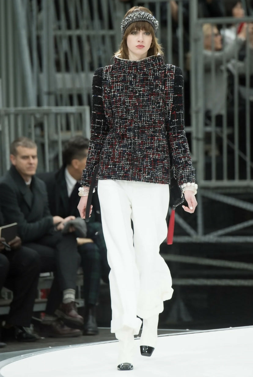 Chanel 17A Paris Cosmopolite Fantasy Tweed Black Red Blue White Shorts FR 36