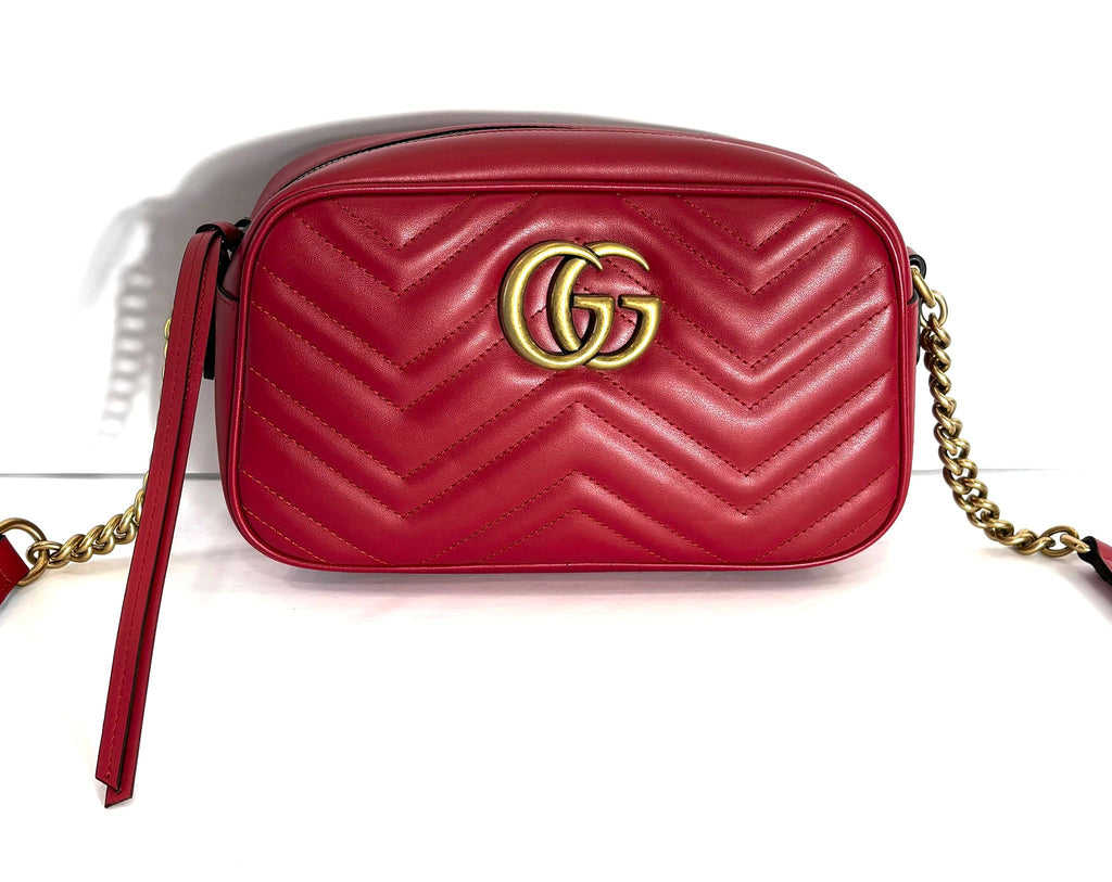 GUCCI GG MARMONT SMALL MATELASSÉ CALFSKIN LEATHER CAMERA BAG