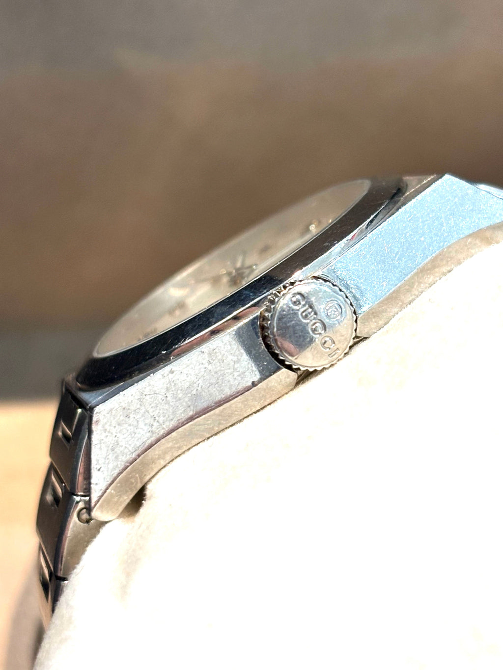 GUCCI PANTHEON 115 MOP DIAMOND DIAL BRUSHED STAINLESS STEEL WATCH