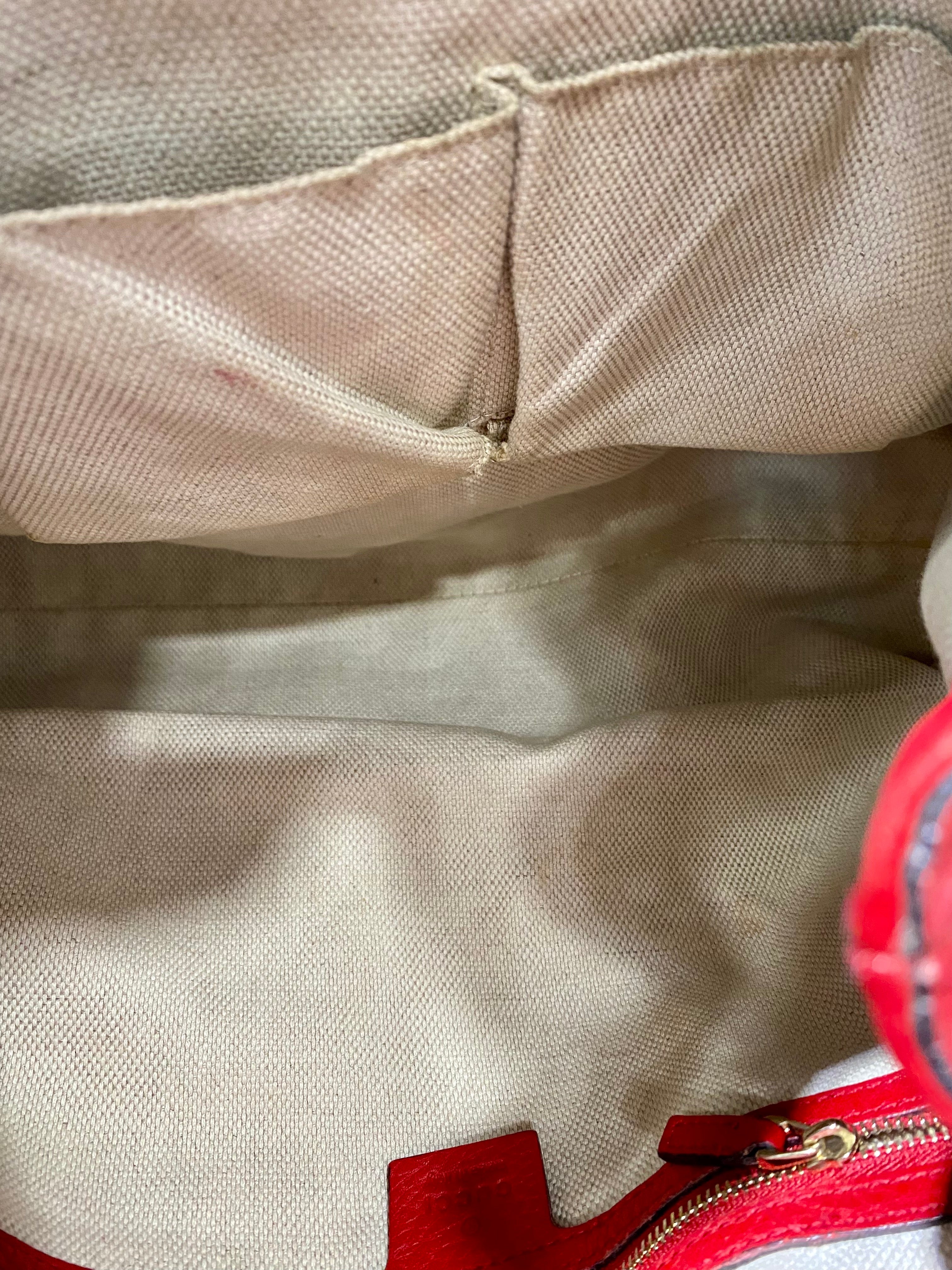GUCCI PEBBLED CALFSKIN MEDIUM SOHO CHAIN SHOULDER BAG