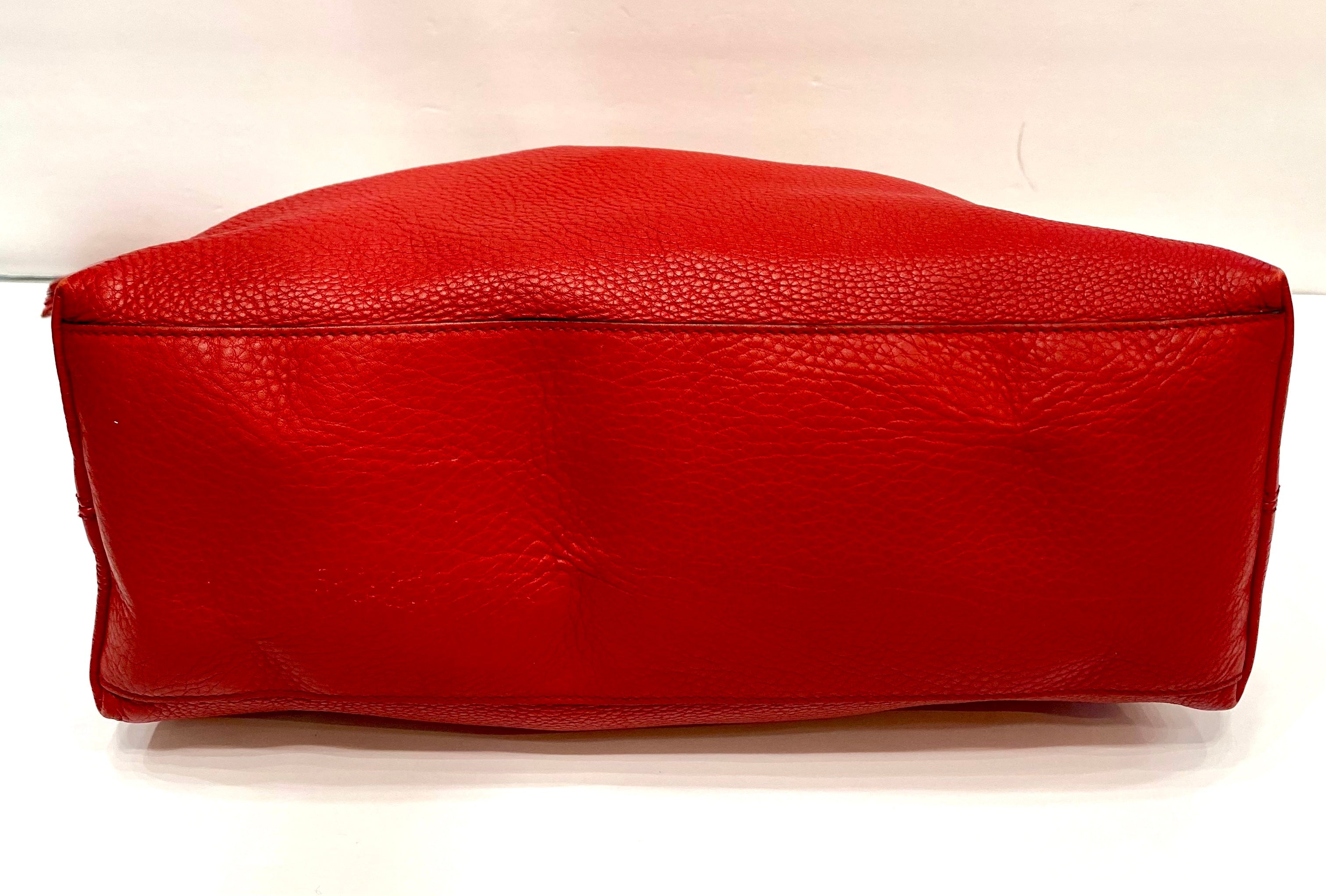 GUCCI PEBBLED CALFSKIN MEDIUM SOHO CHAIN SHOULDER BAG