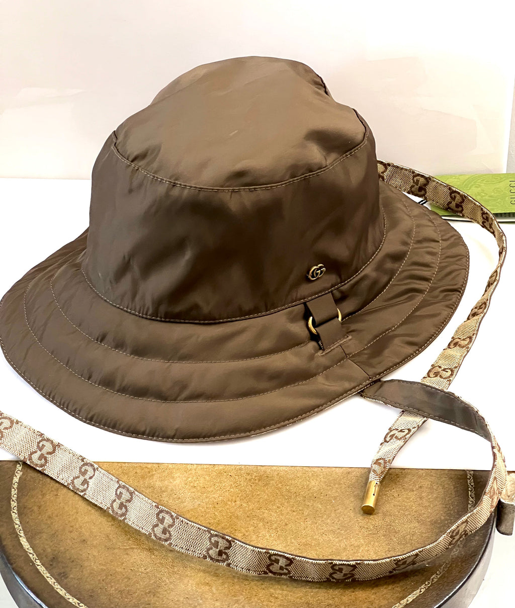 GUCCI GG REVERSIBLE BUCKET HAT