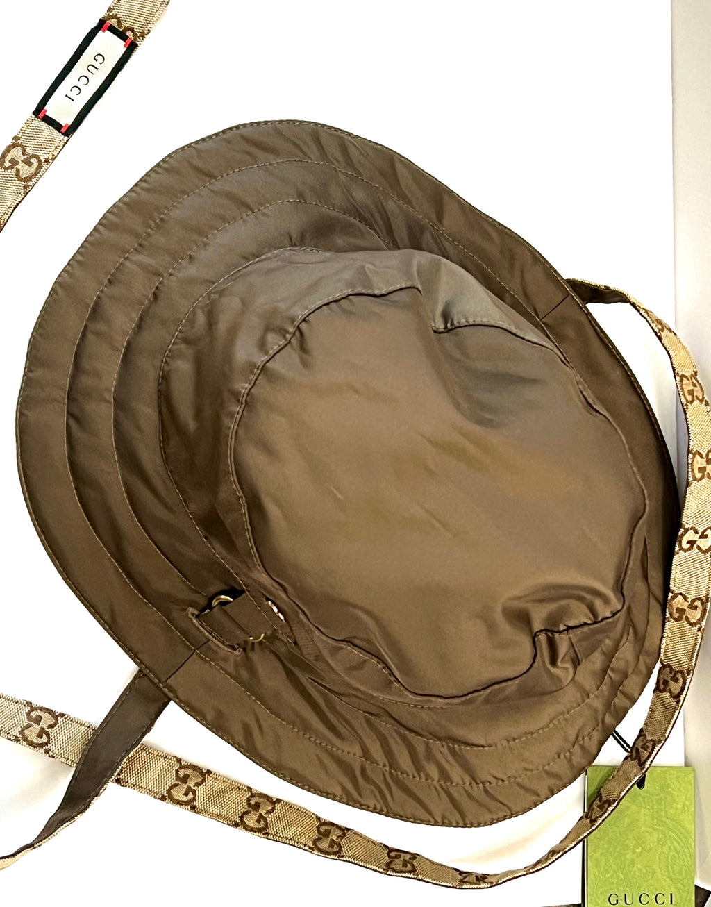 GUCCI GG REVERSIBLE BUCKET HAT
